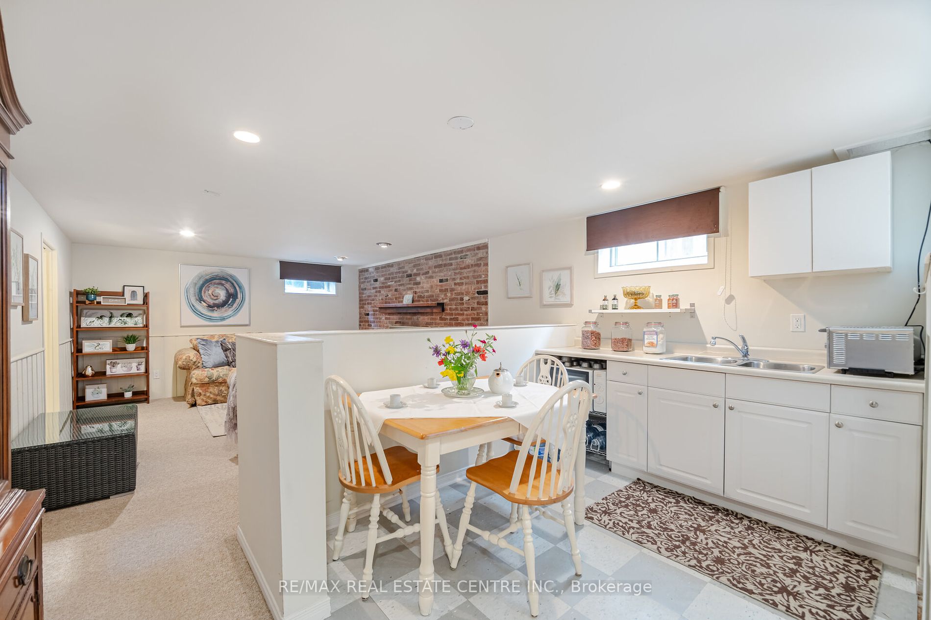 238 Laurier Avenue