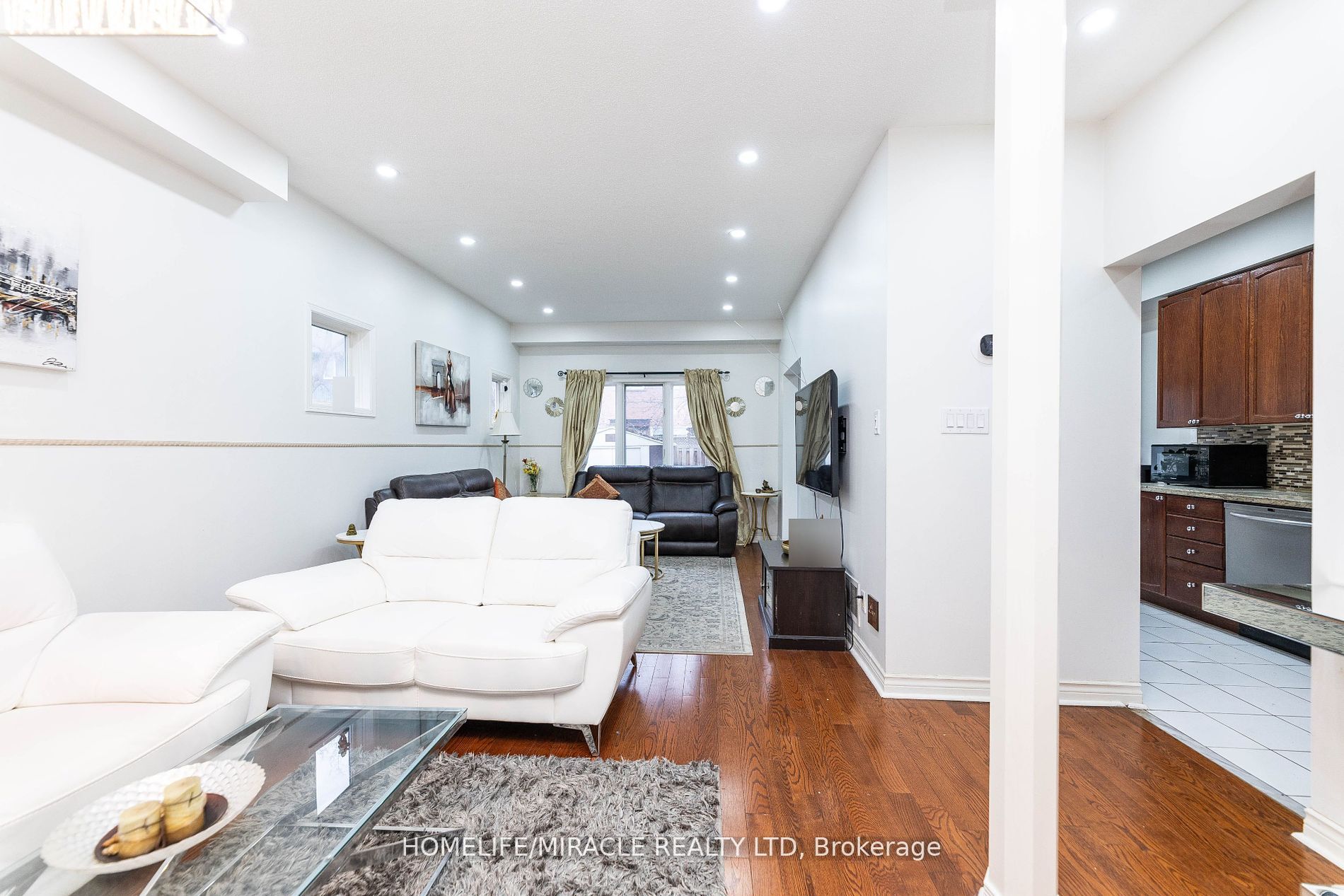 1823 Stevington Crescent