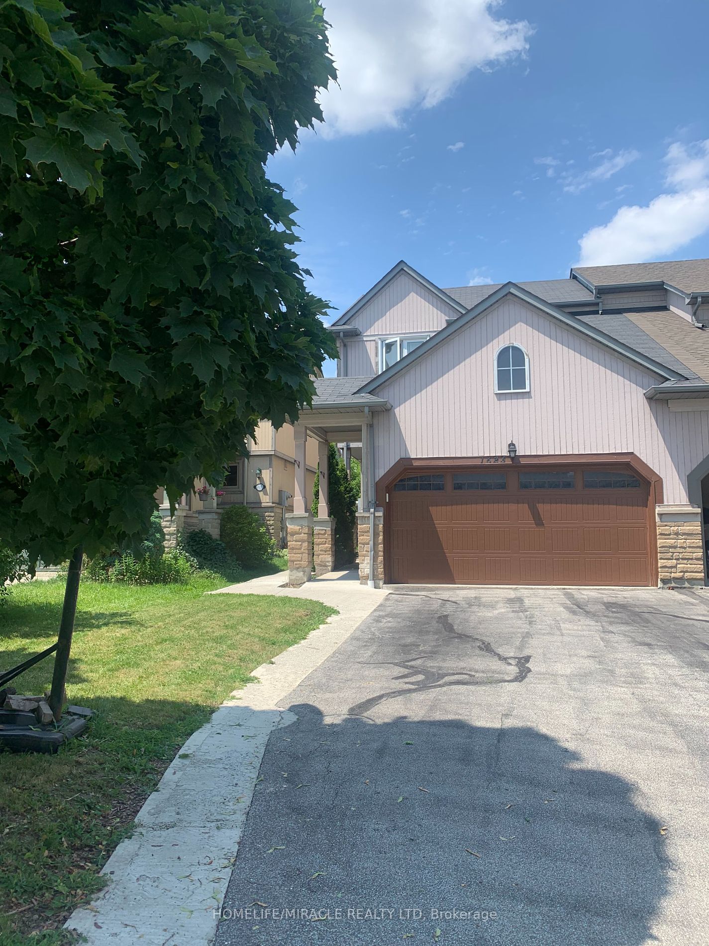1823 Stevington Crescent
