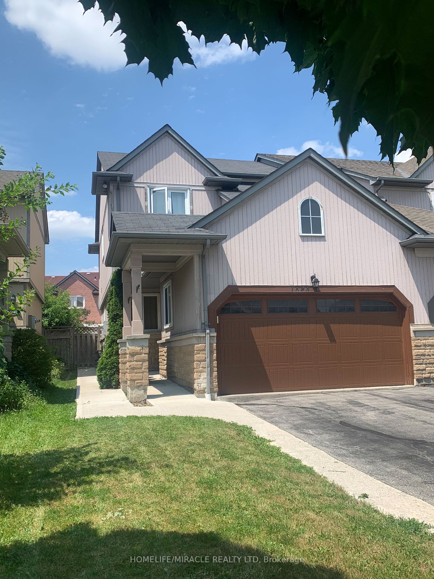 1823 Stevington Crescent