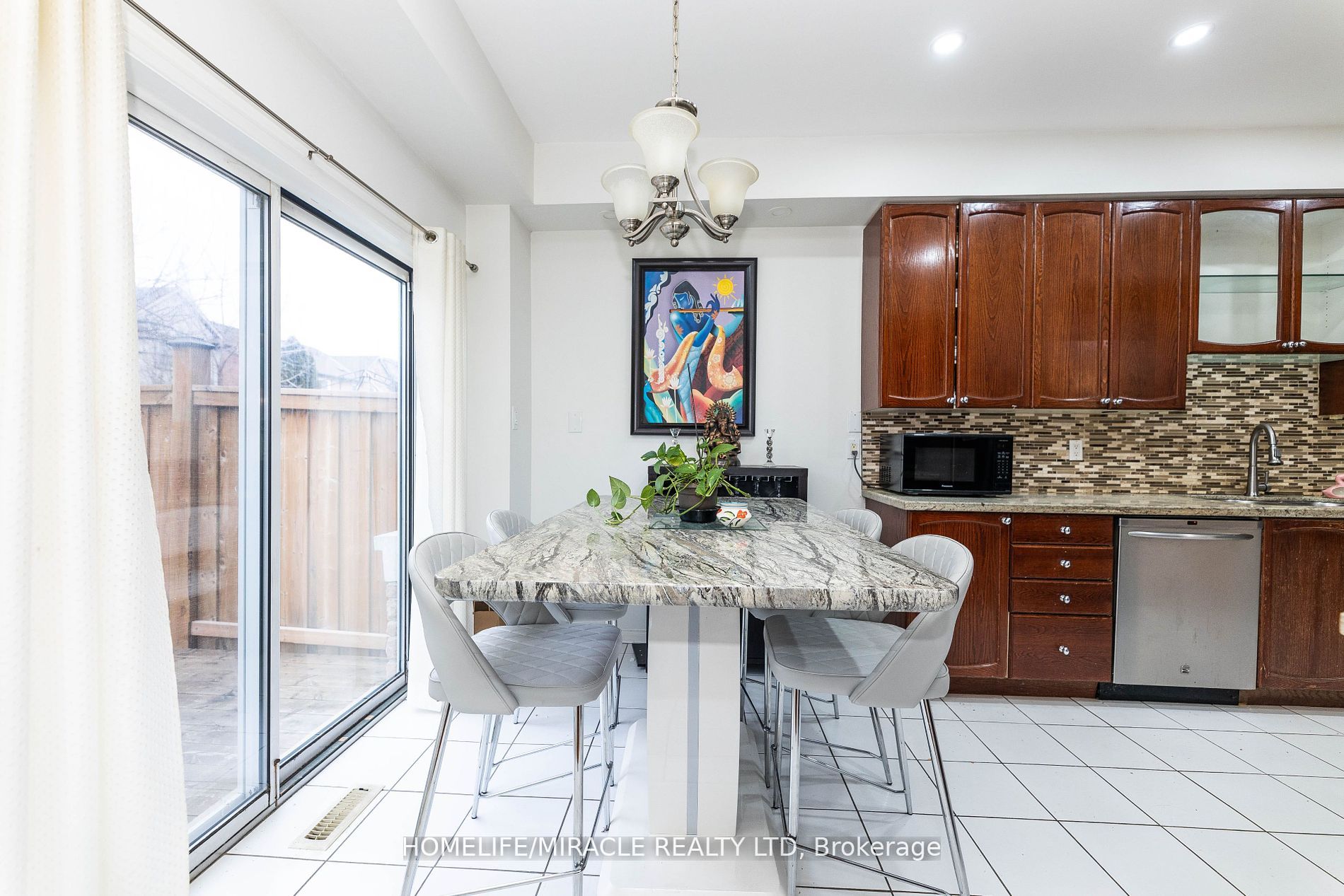 1823 Stevington Crescent