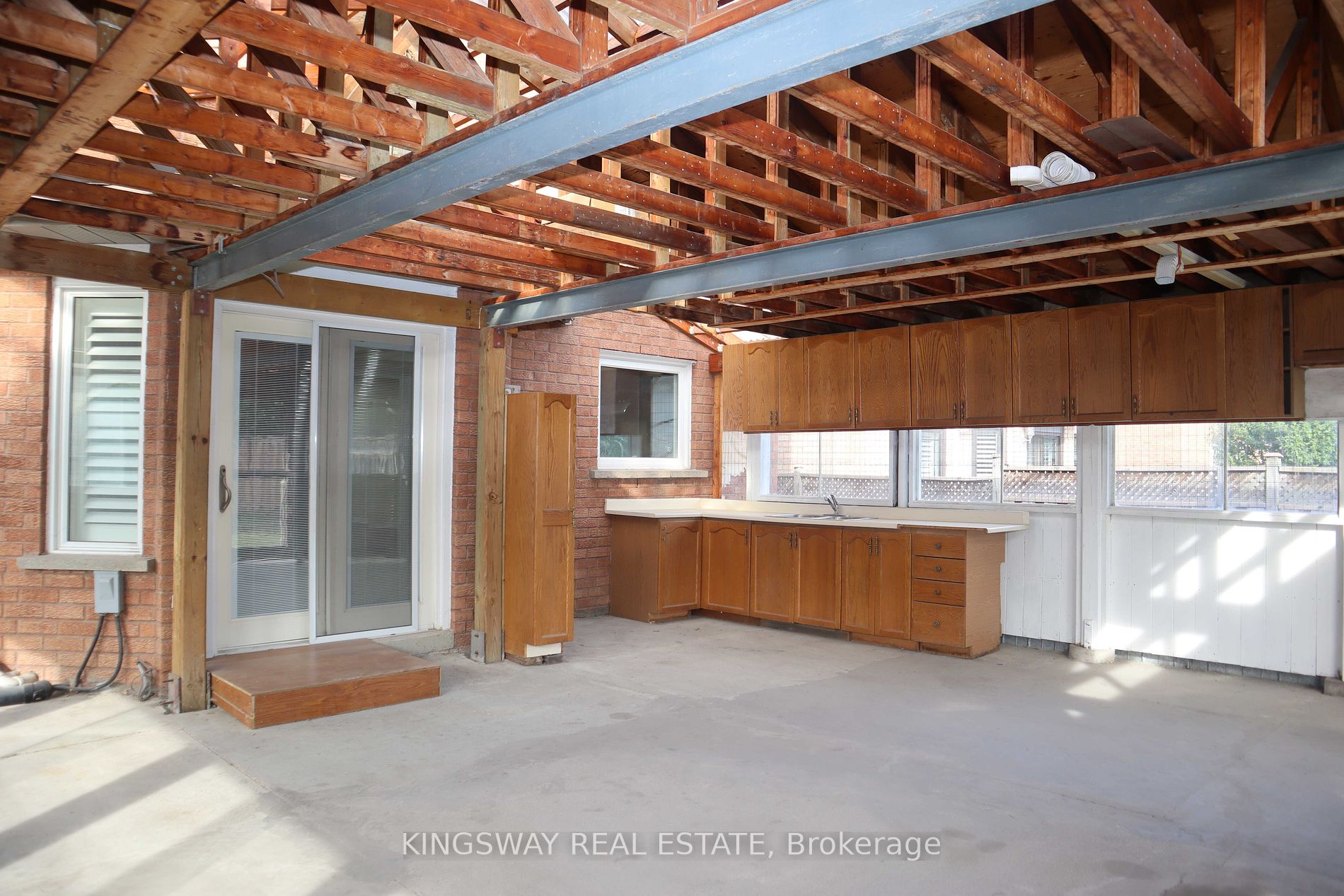 3498 Redmond Rd