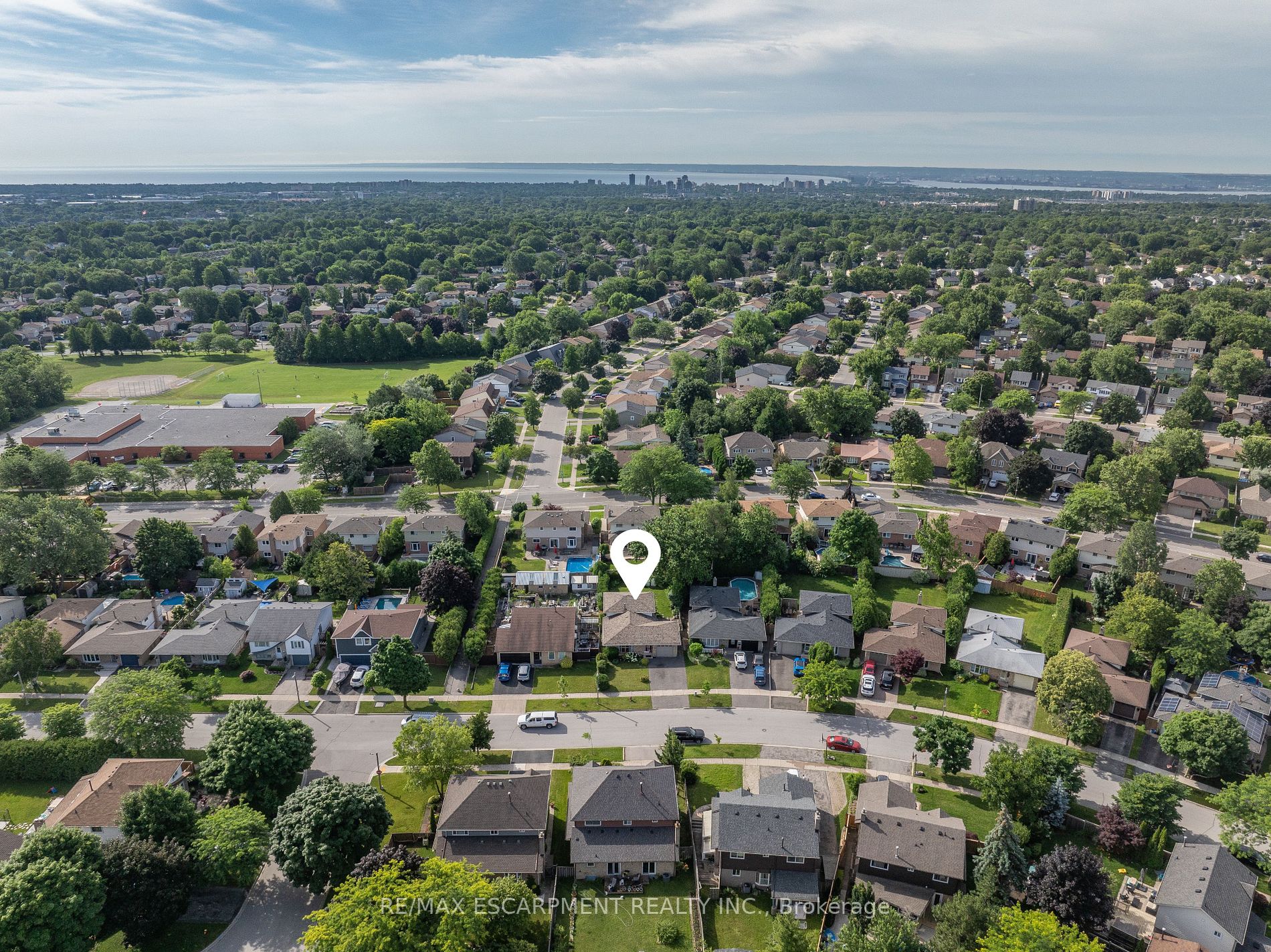 2358 Arnold Crescent