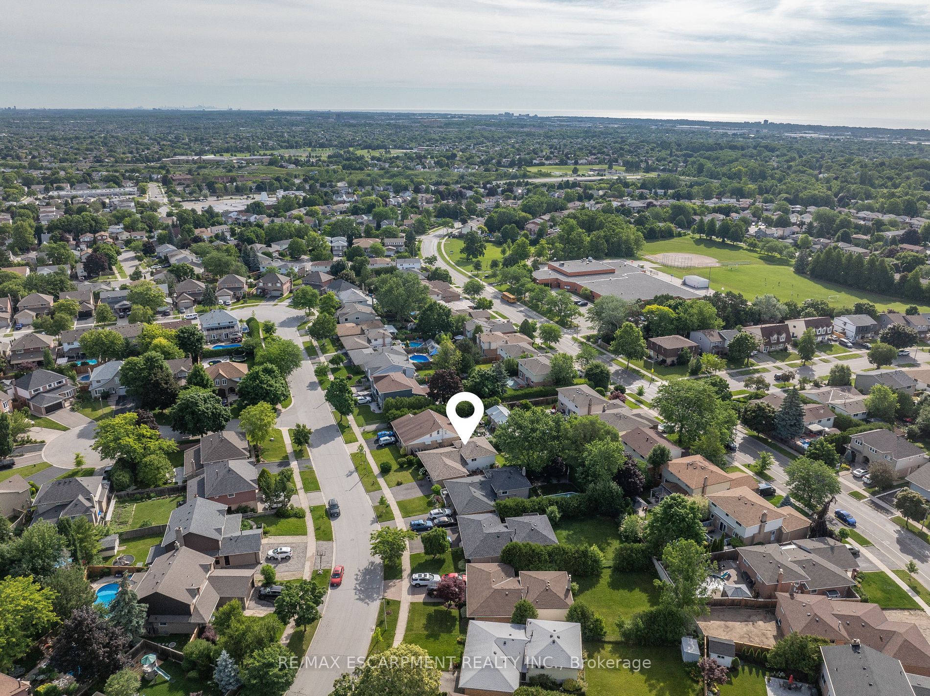 2358 Arnold Crescent