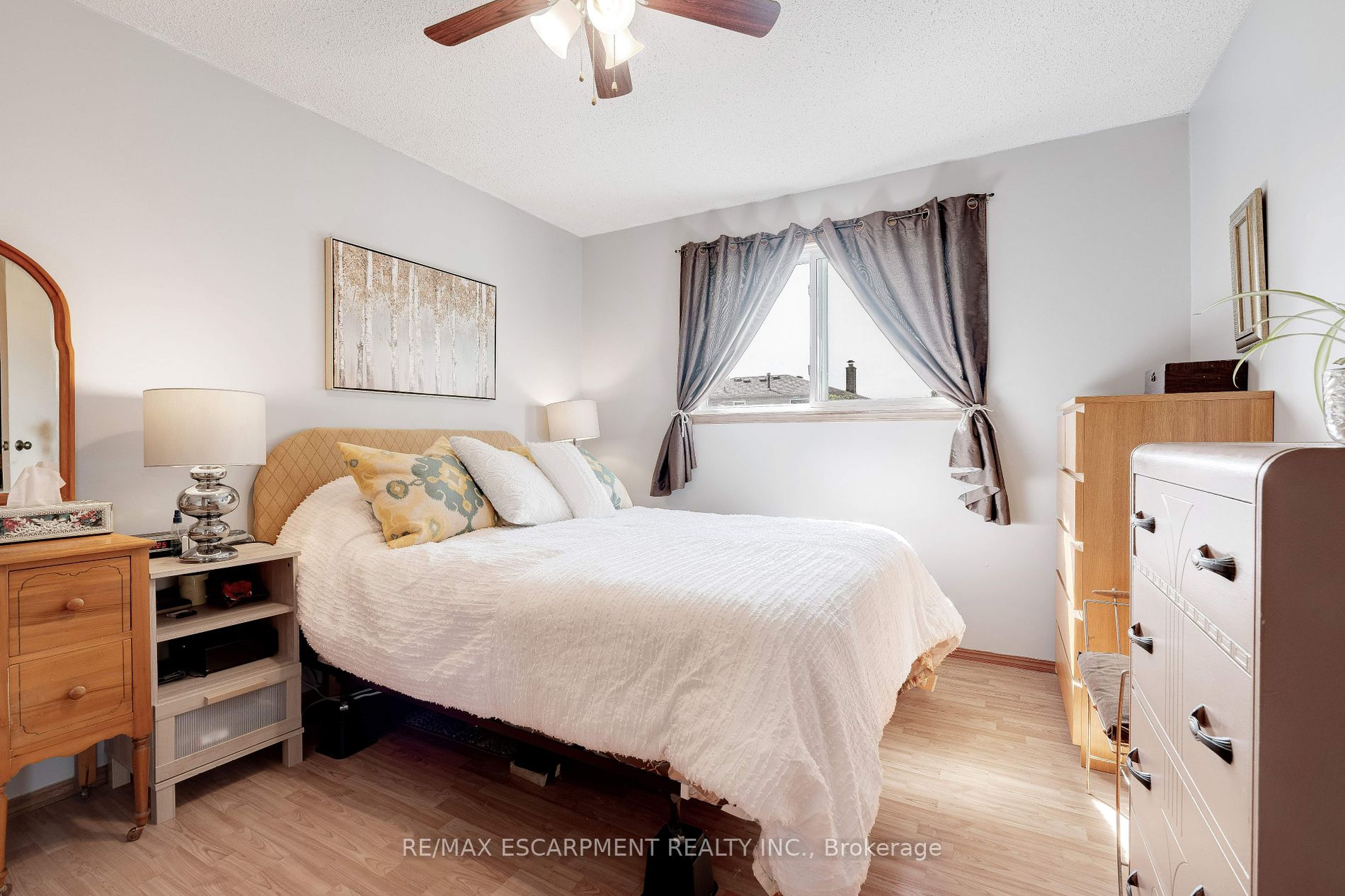 2358 Arnold Crescent
