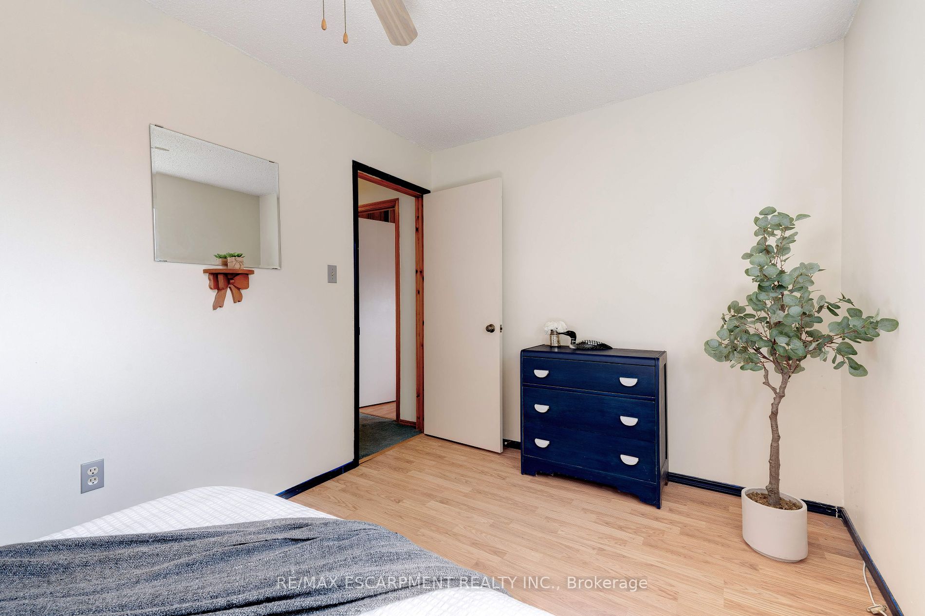 2358 Arnold Crescent