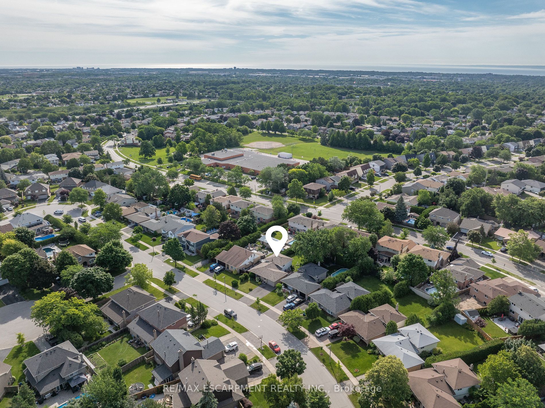 2358 Arnold Crescent