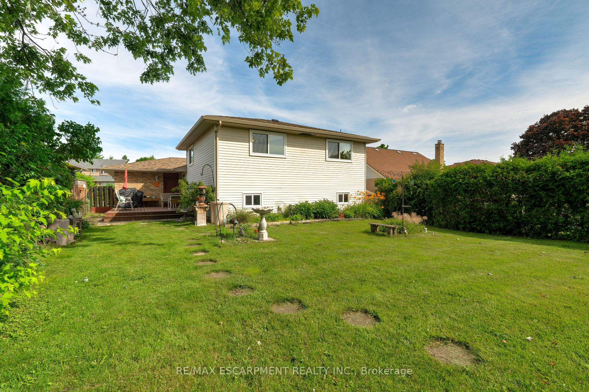 2358 Arnold Crescent