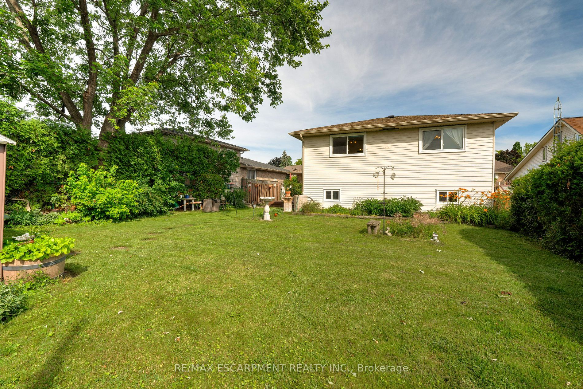 2358 Arnold Crescent