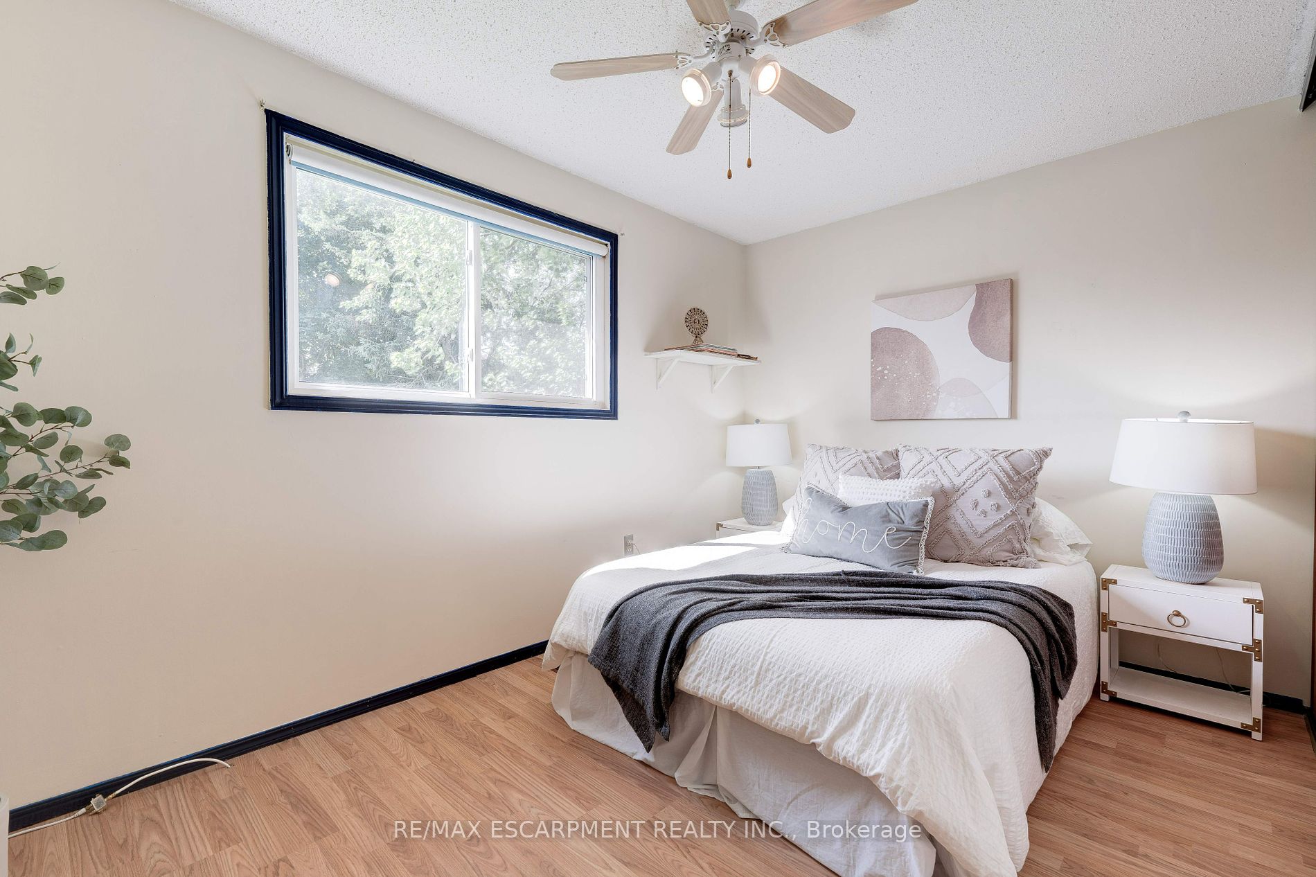 2358 Arnold Crescent