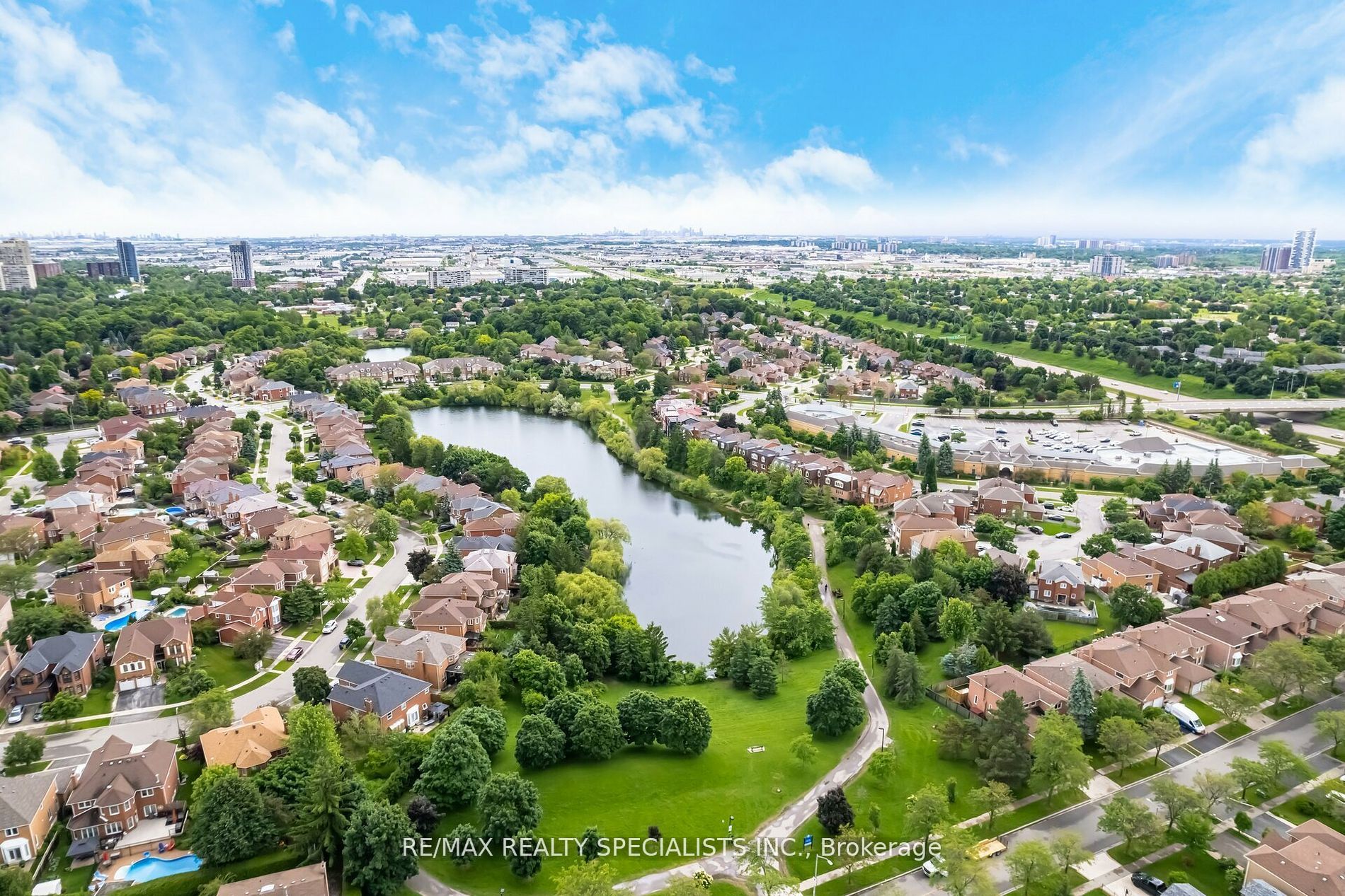 37 Ladin Dr