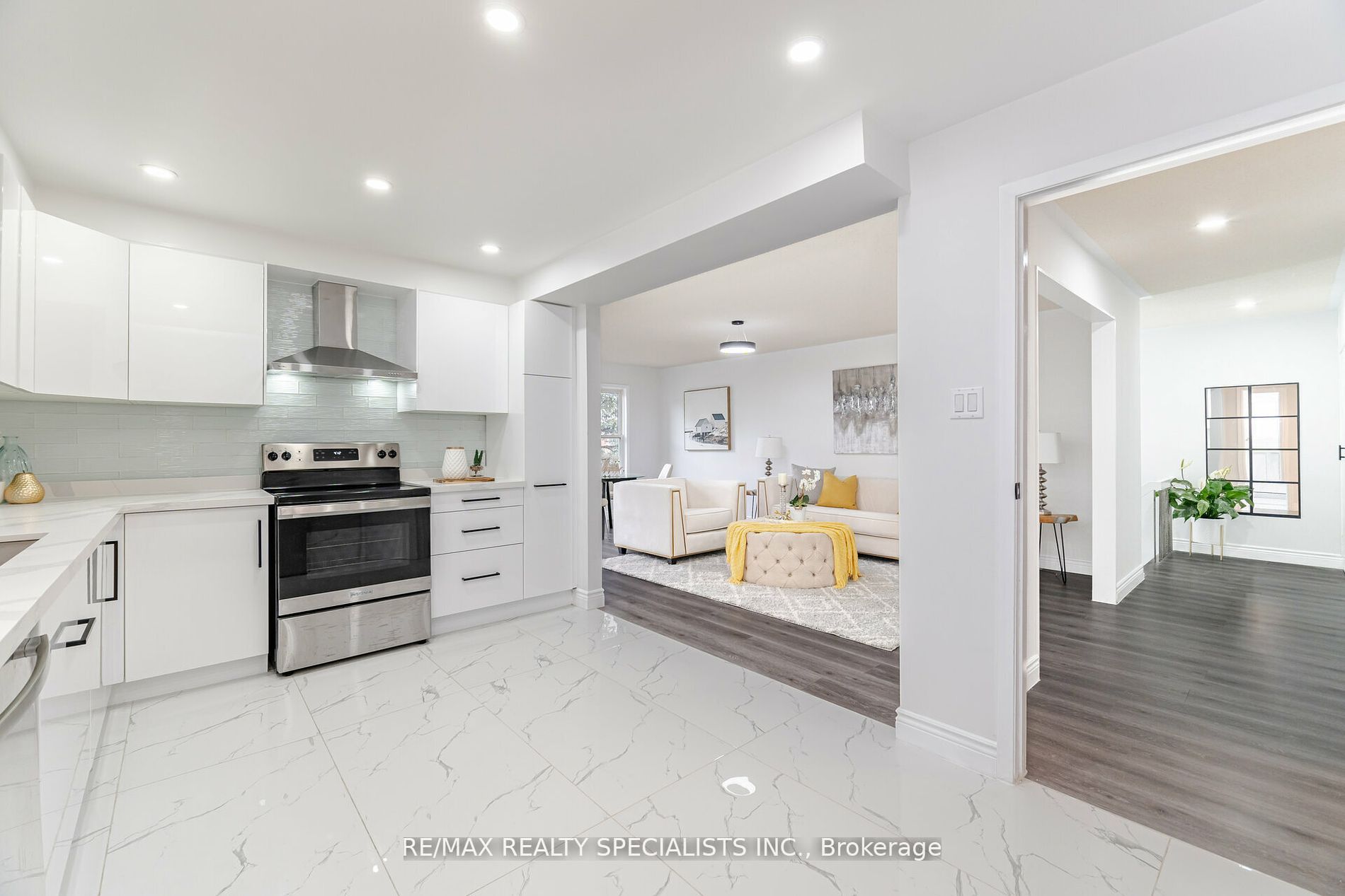 37 Ladin Dr