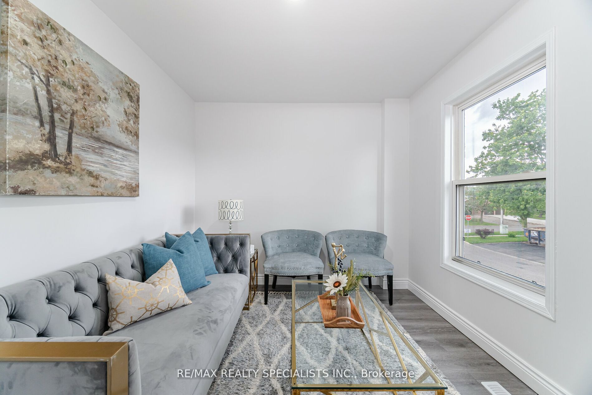 37 Ladin Dr