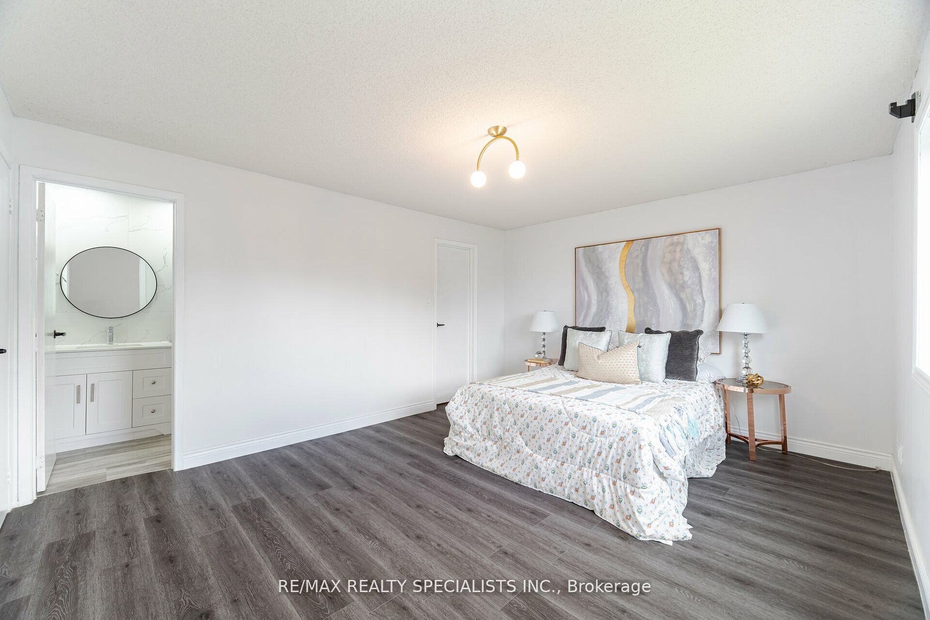 37 Ladin Dr
