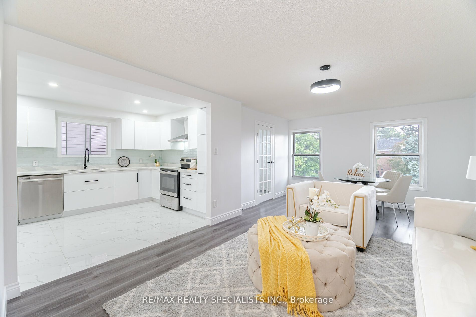 37 Ladin Dr