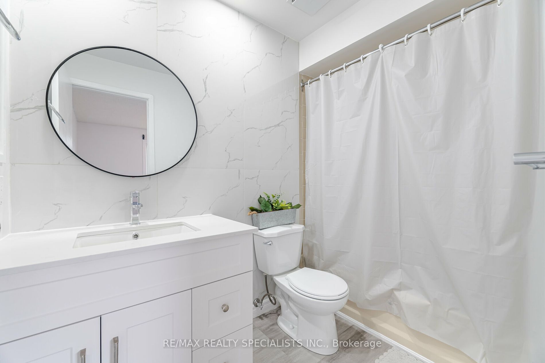 37 Ladin Dr