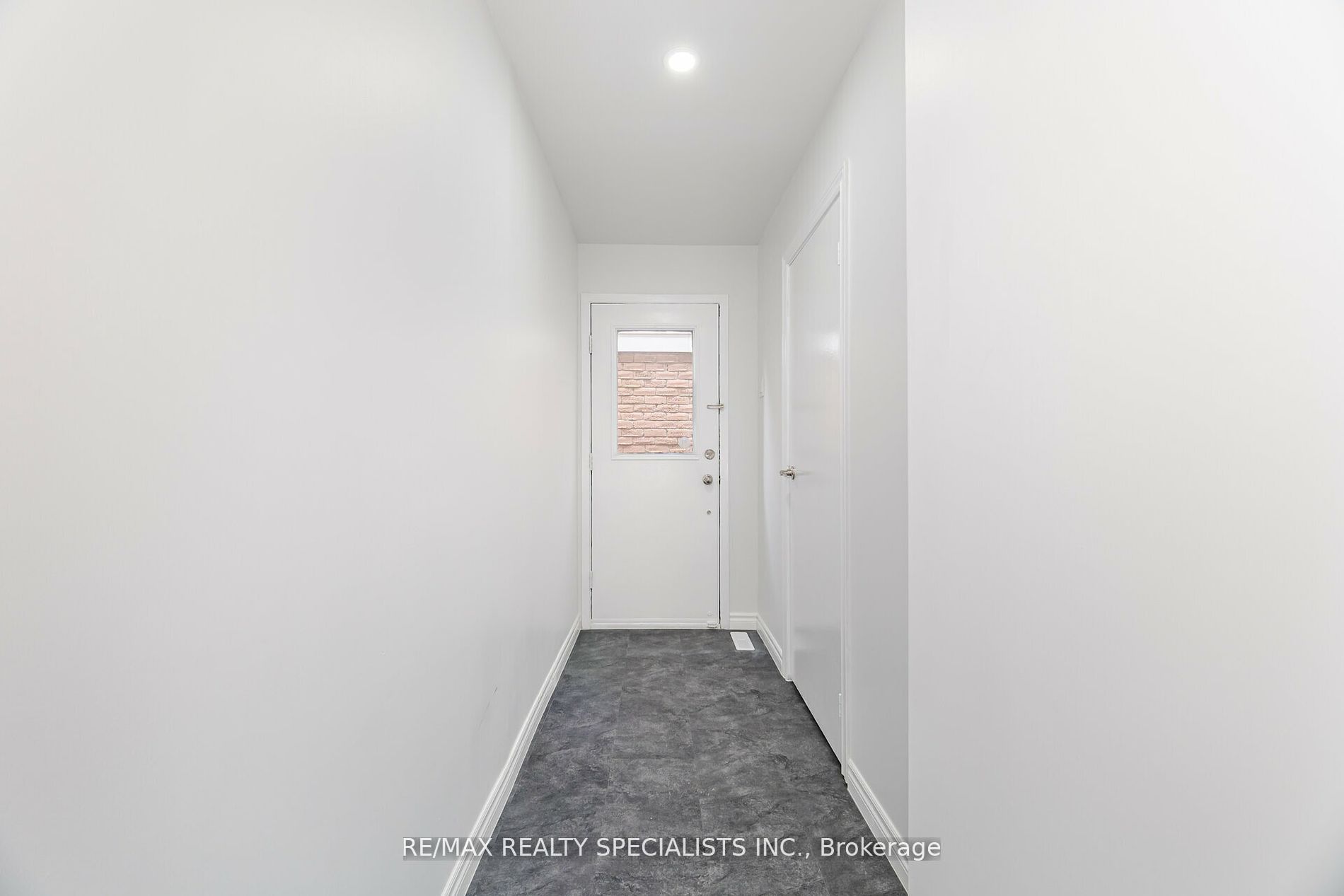 37 Ladin Dr