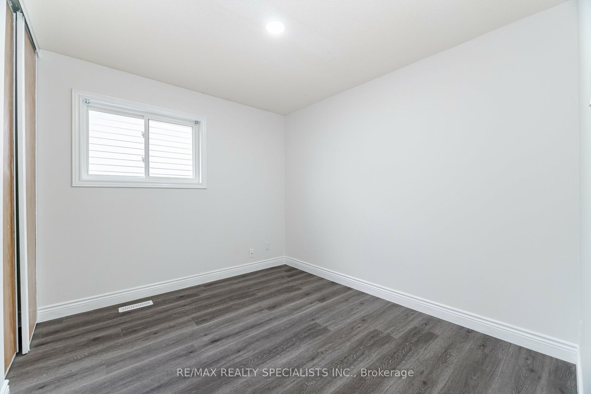 37 Ladin Dr