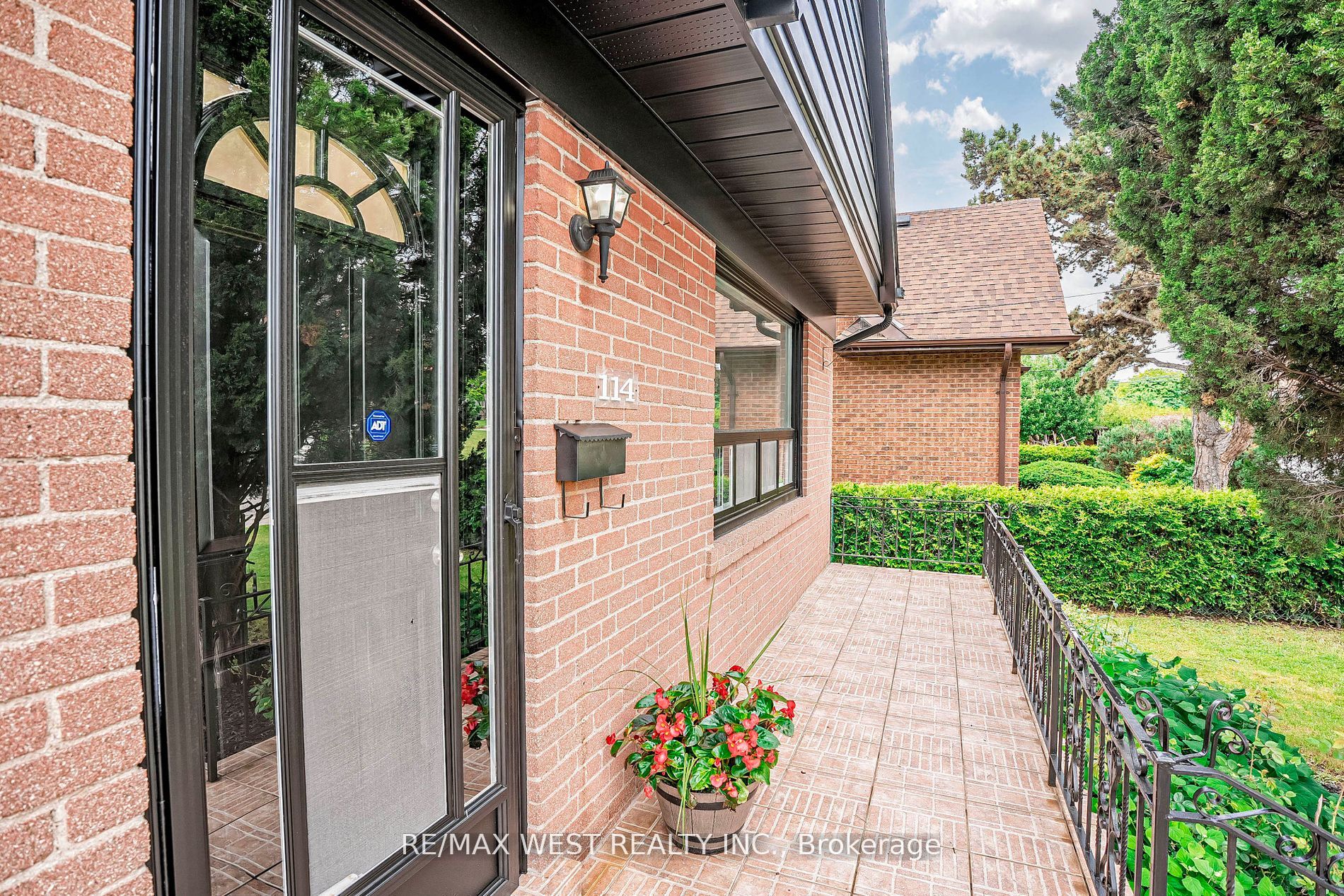 114 Lexfield Ave