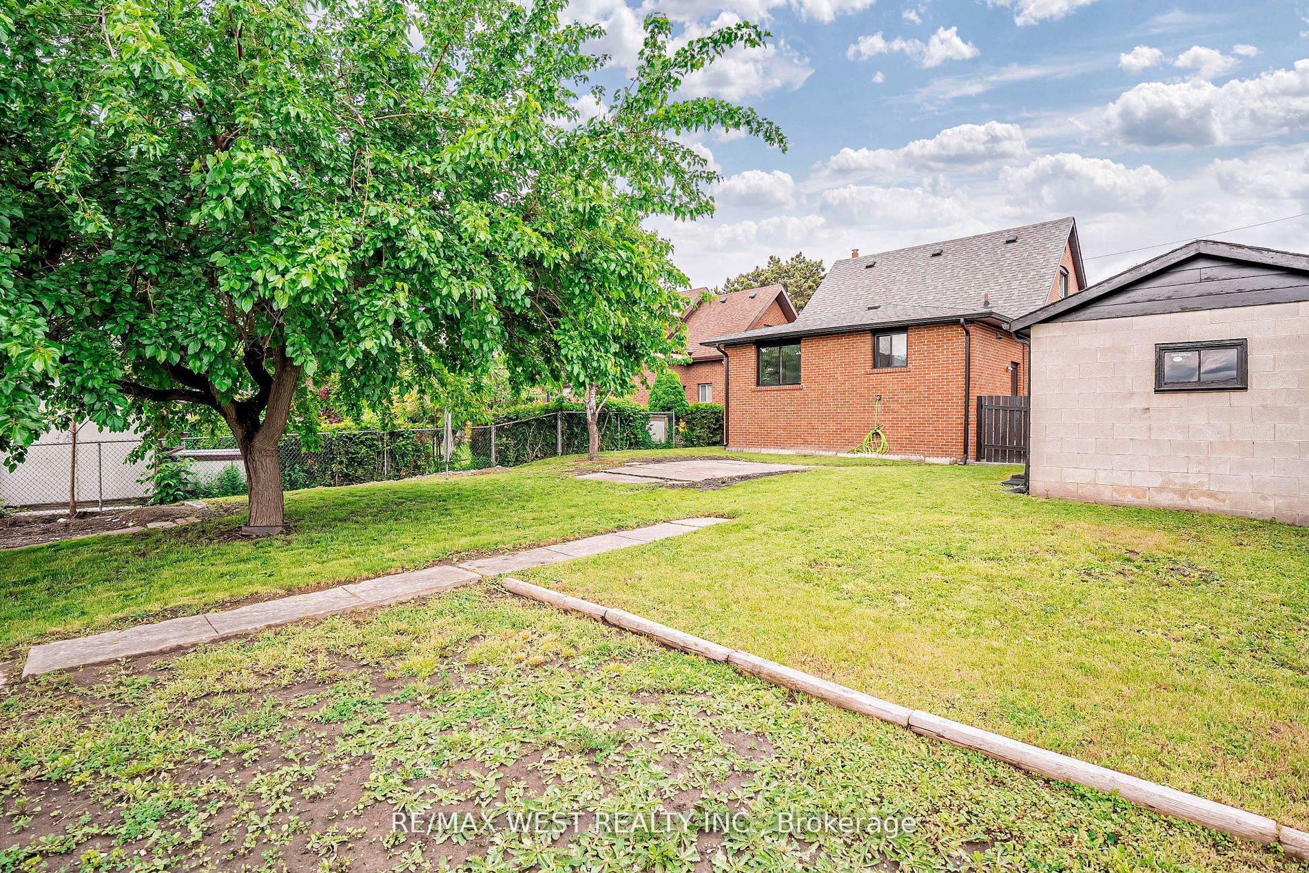 114 Lexfield Ave