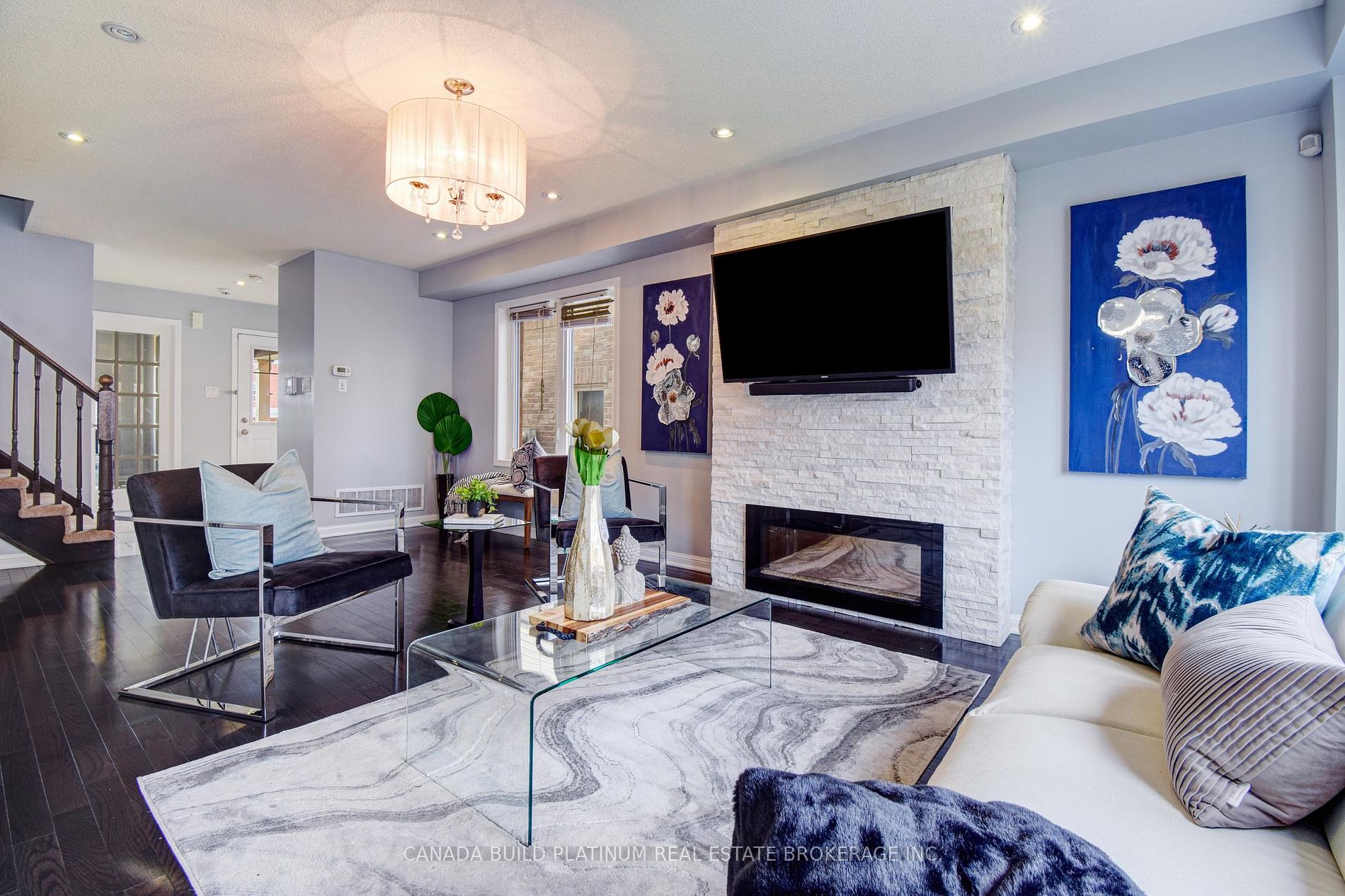 31 Tribune Dr