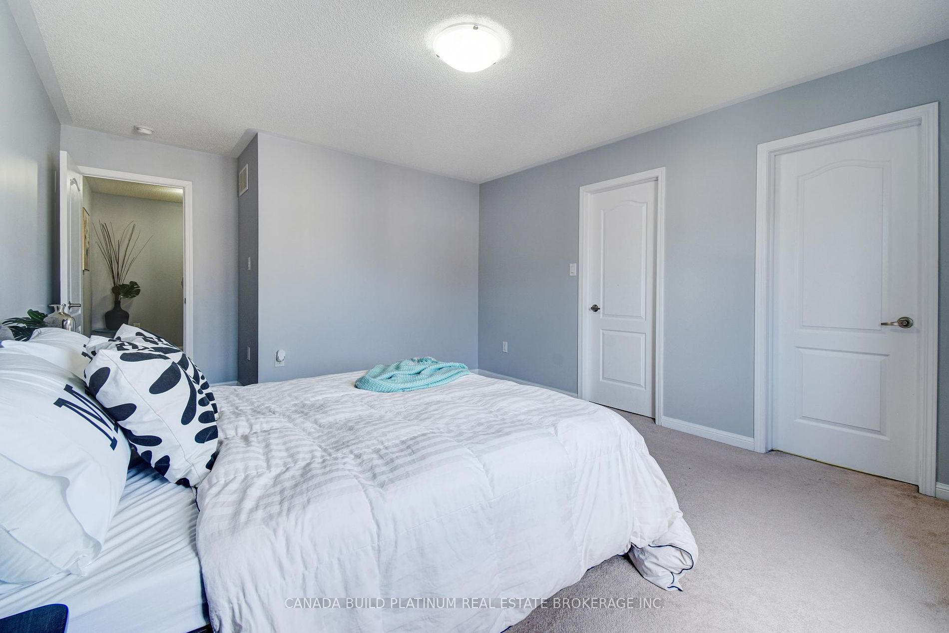 31 Tribune Dr
