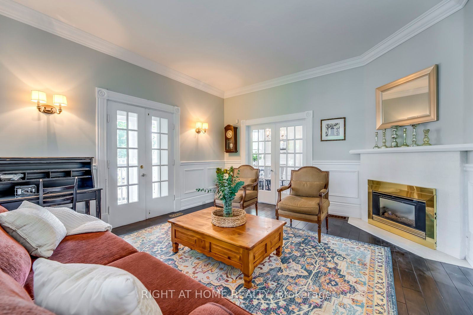 118 Main St S