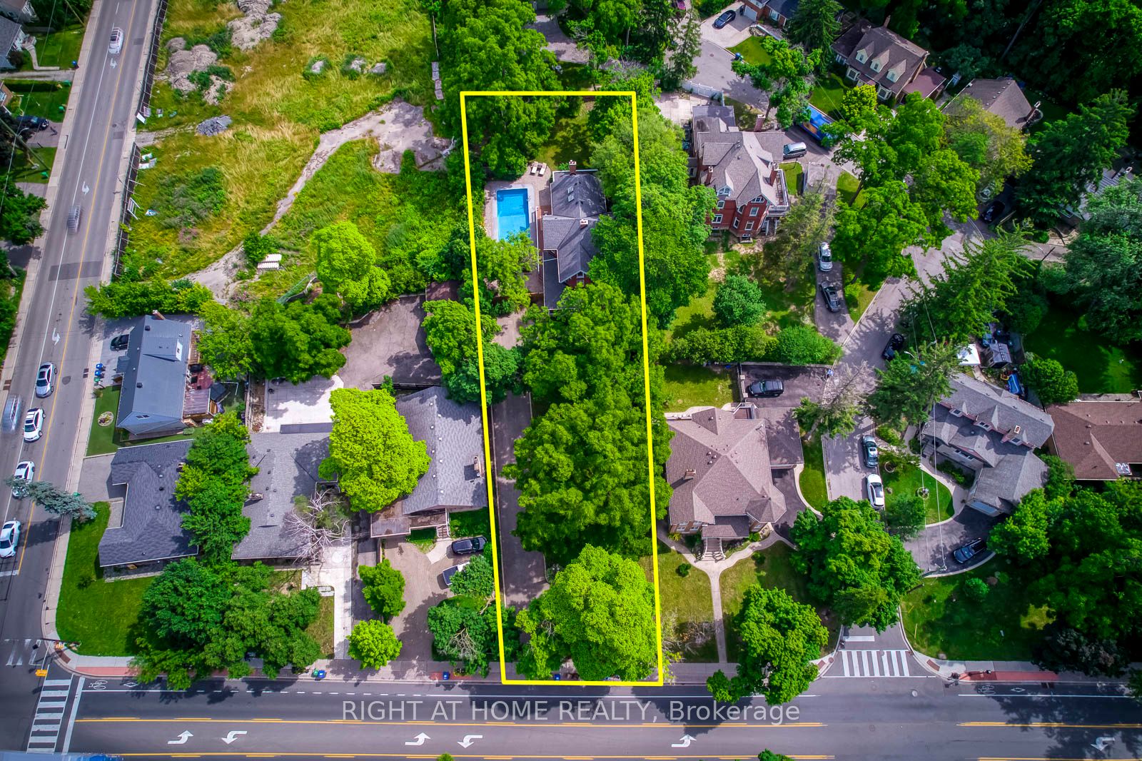 118 Main St S