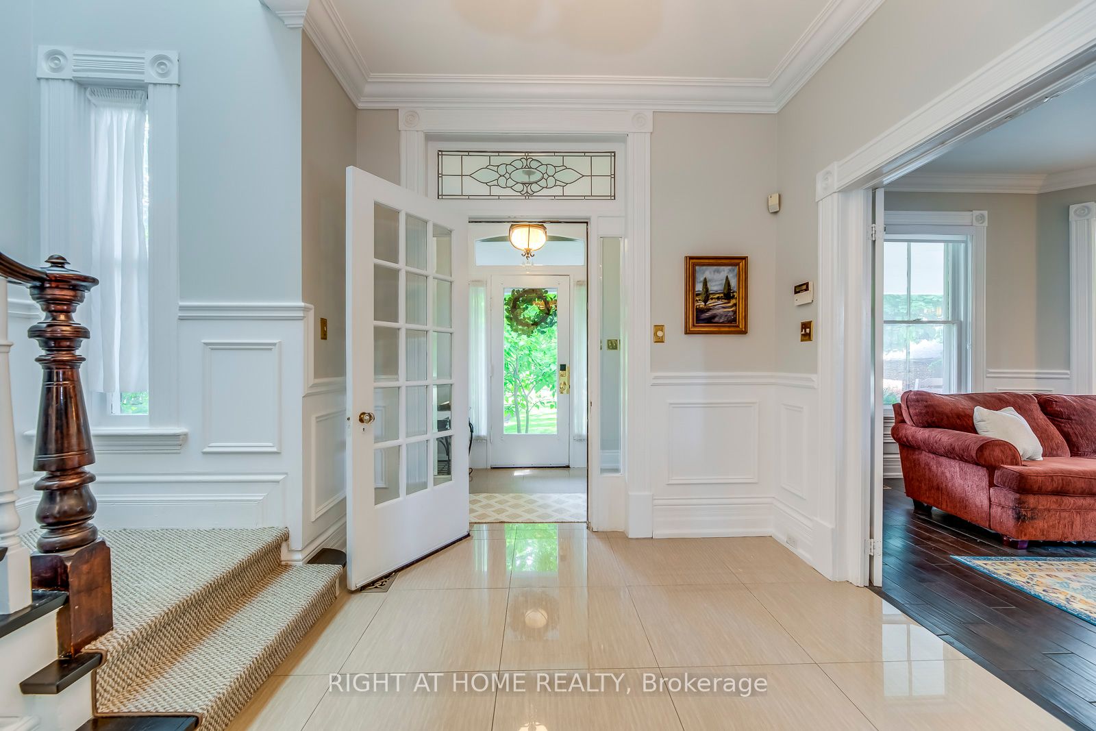 118 Main St S