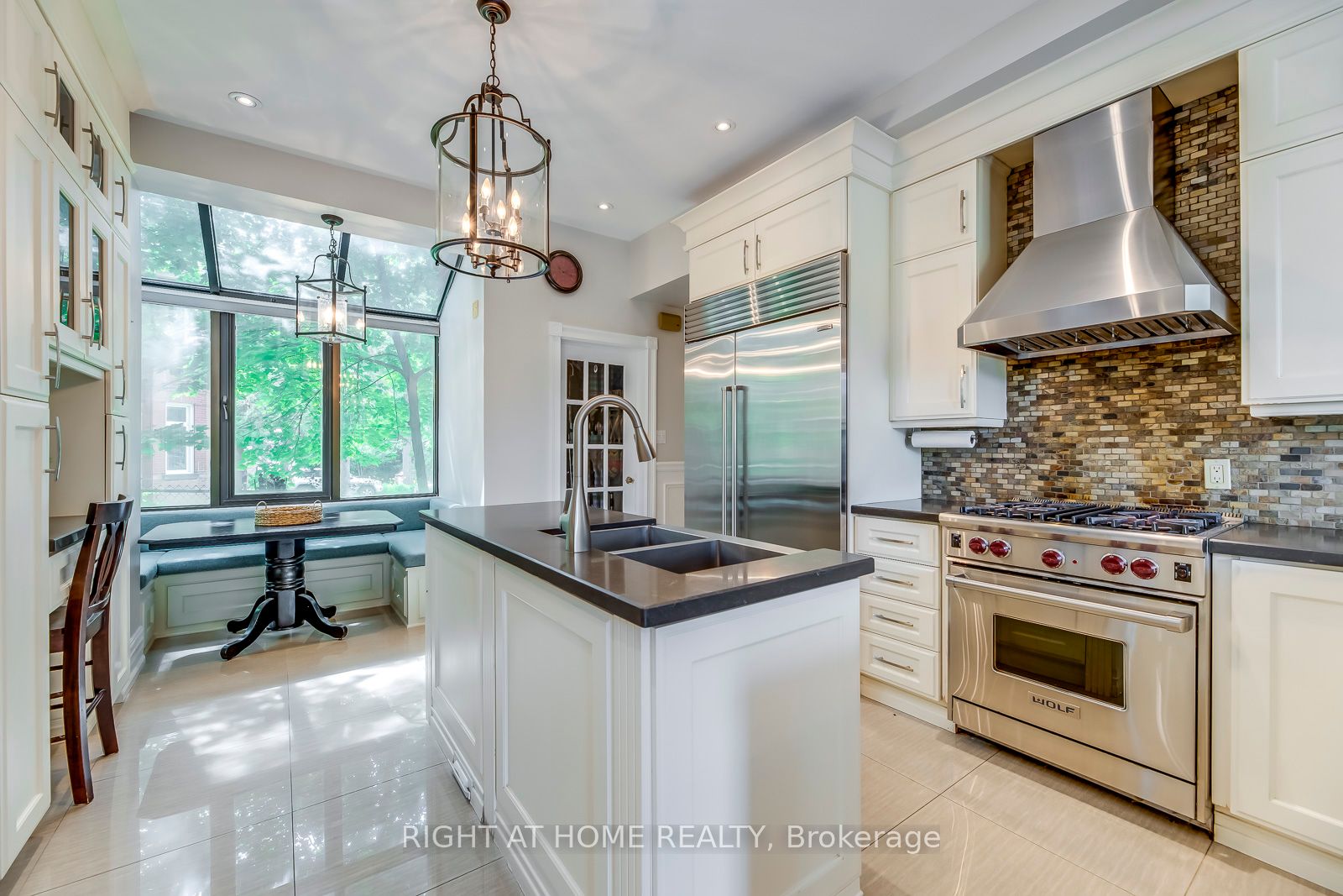 118 Main St S