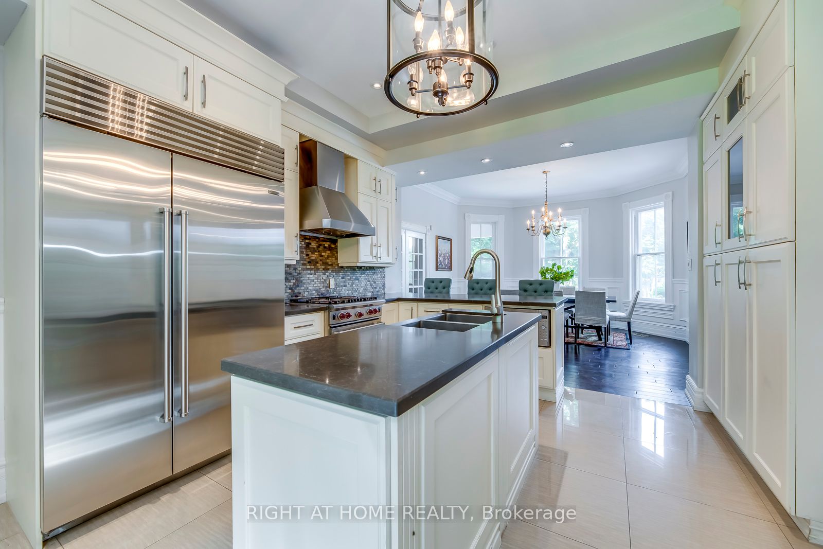 118 Main St S