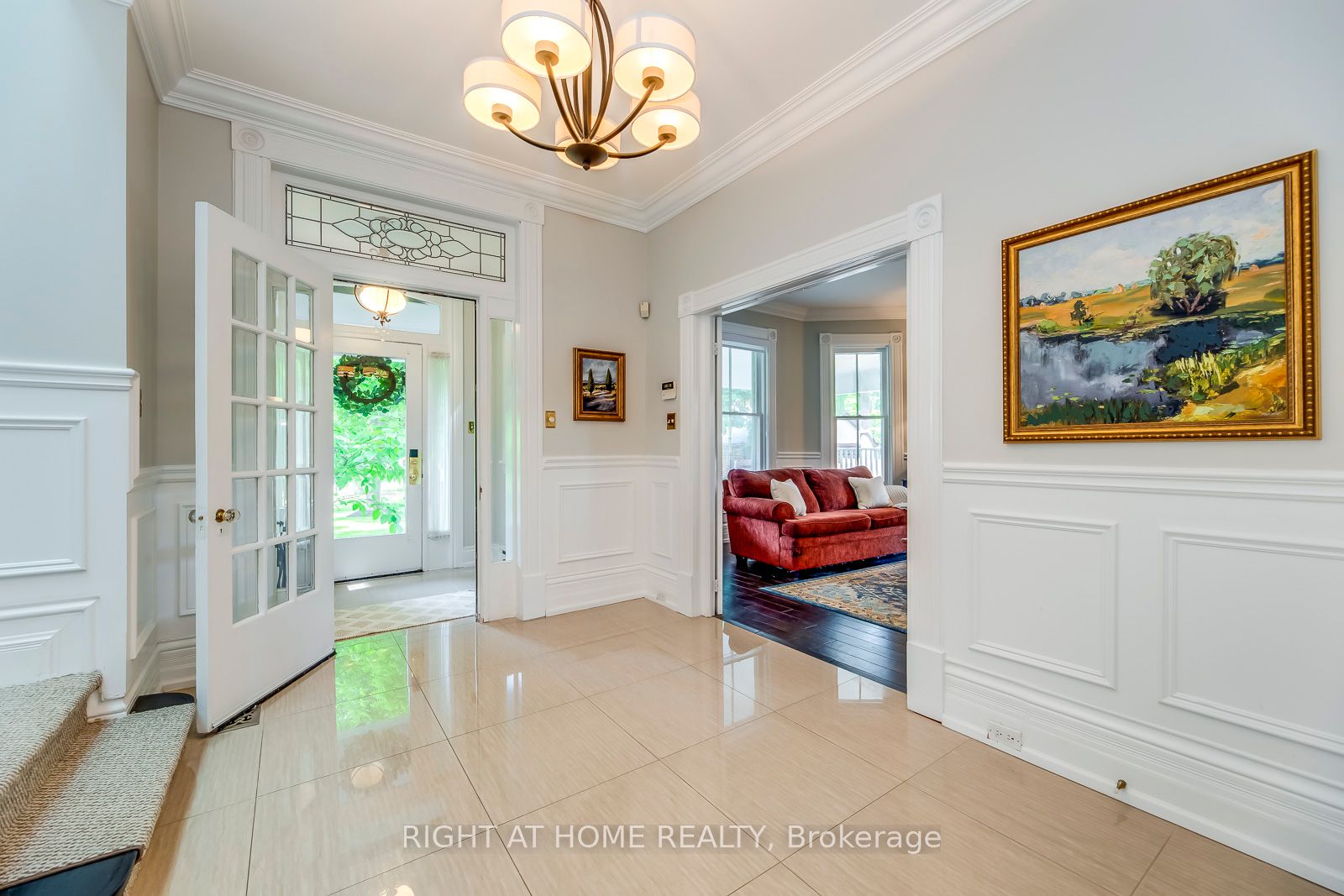 118 Main St S