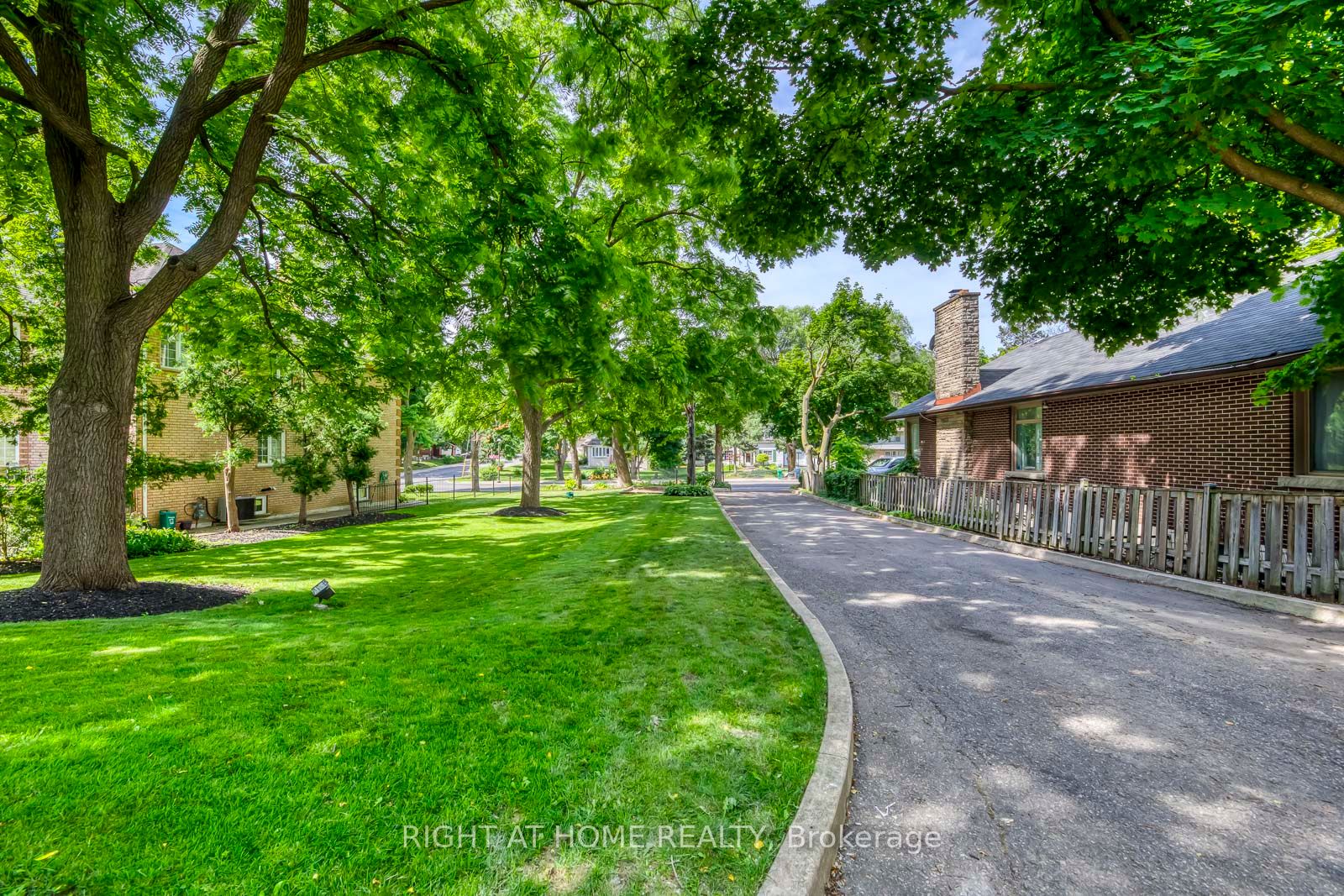 118 Main St S