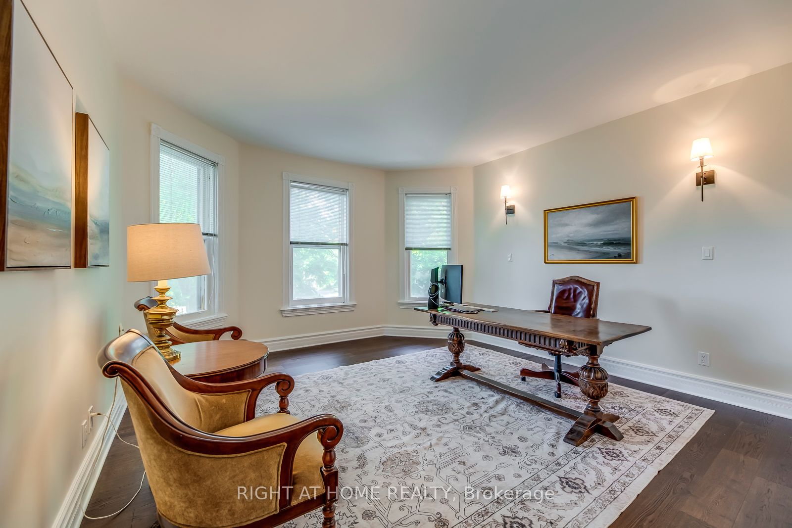 118 Main St S