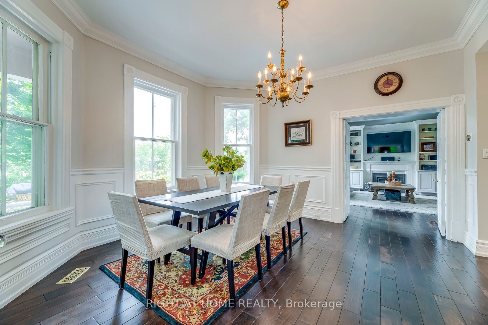 118 Main St S