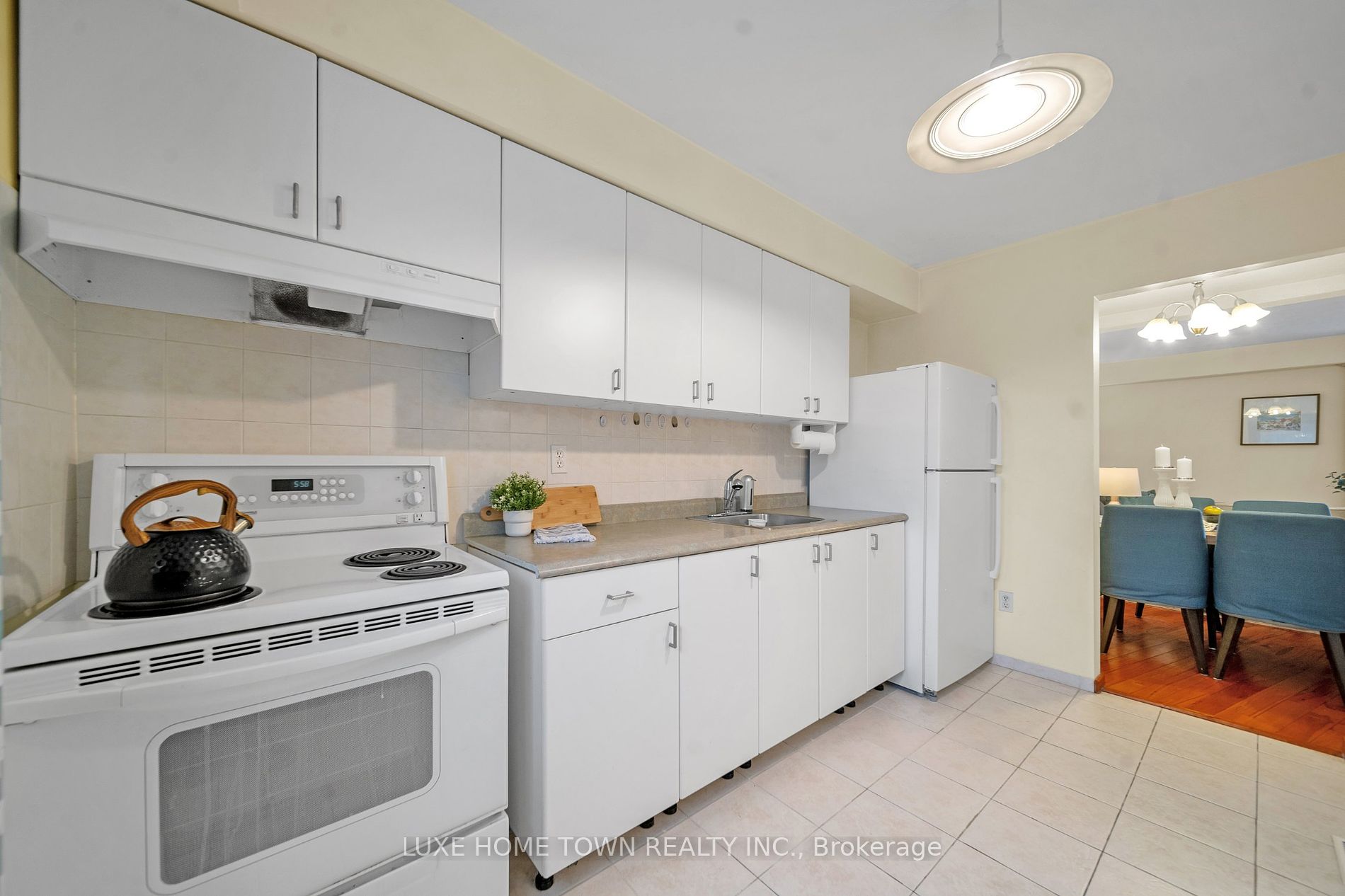 400 Mississauga Valley Boulevard #160