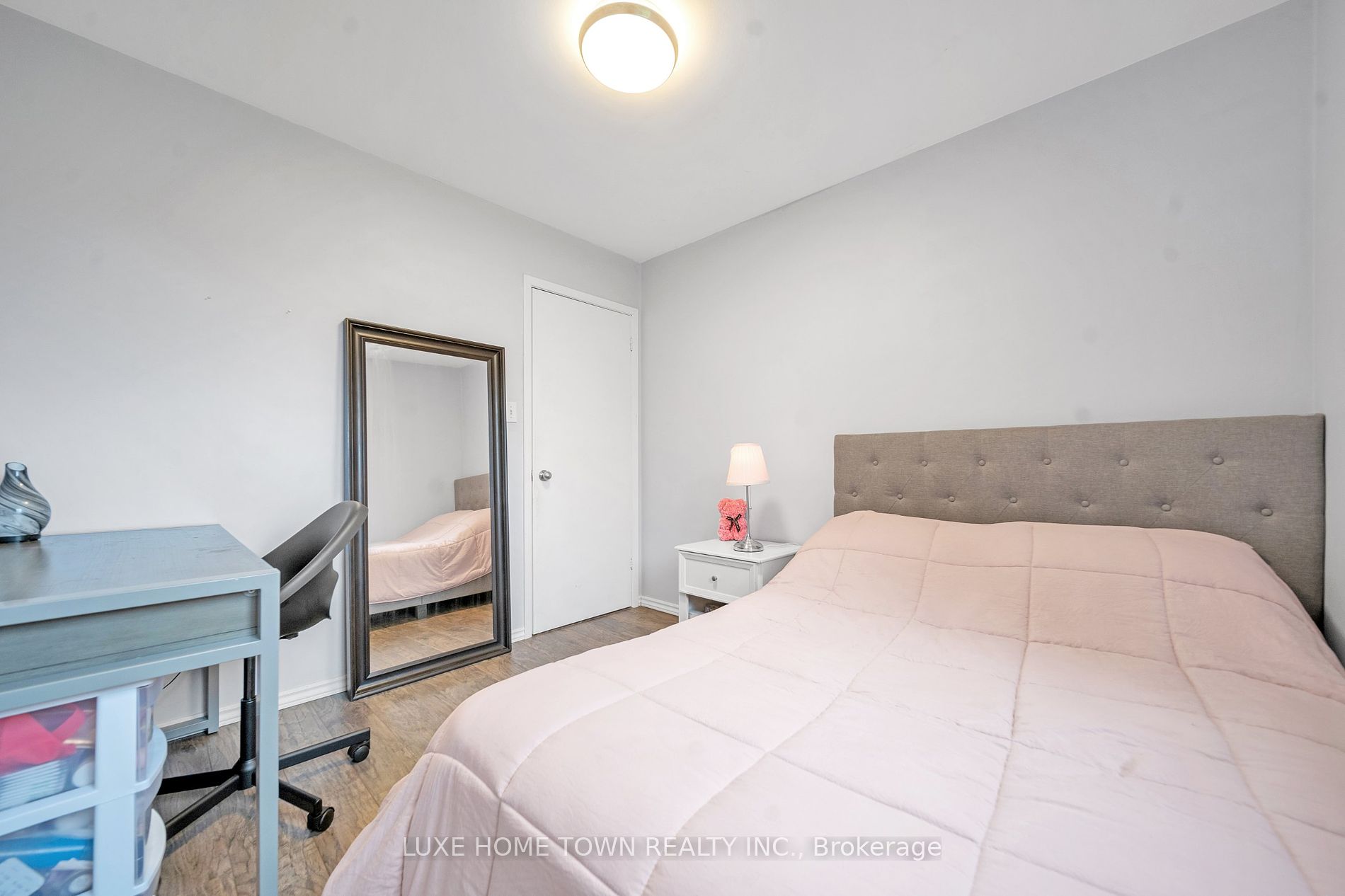 400 Mississauga Valley Boulevard #160