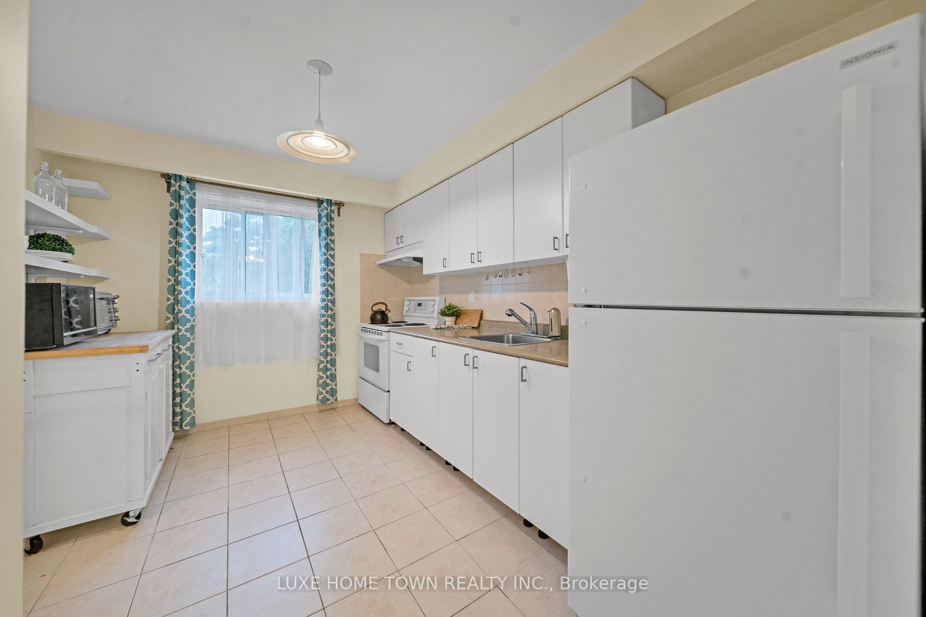 400 Mississauga Valley Boulevard #160
