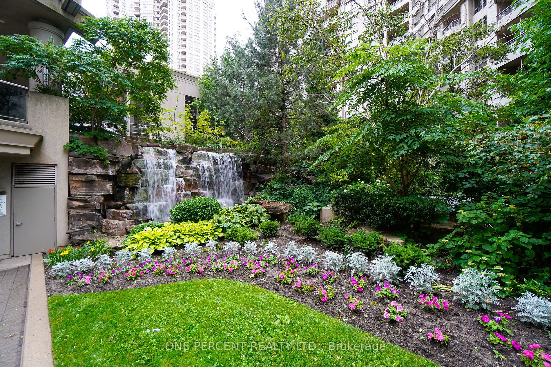 3888 Duke Of York Boulevard #923