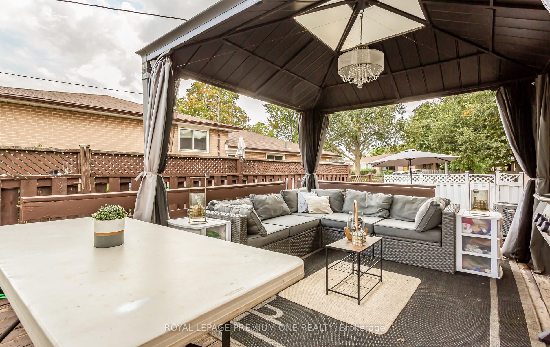 35 Brentwood Dr