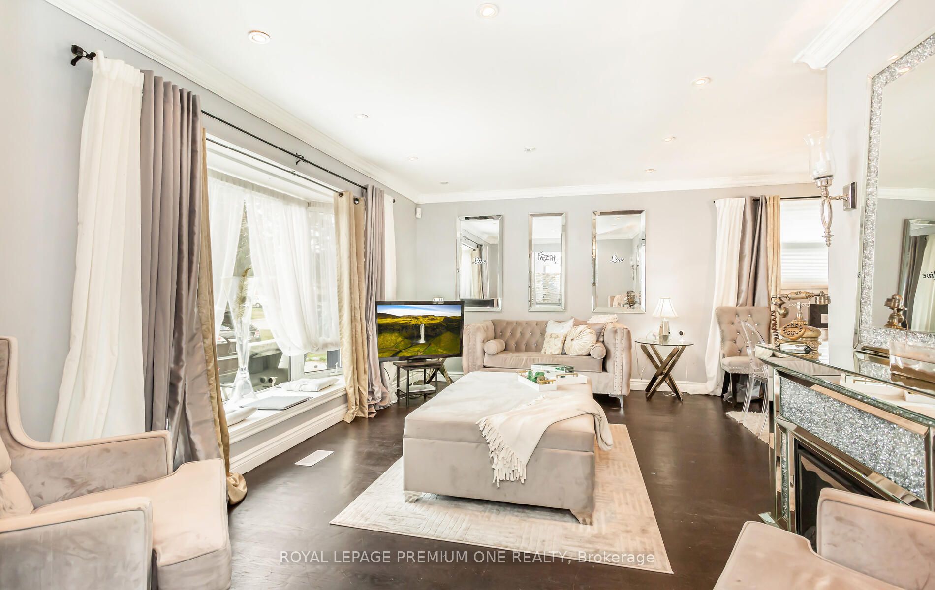 35 Brentwood Dr
