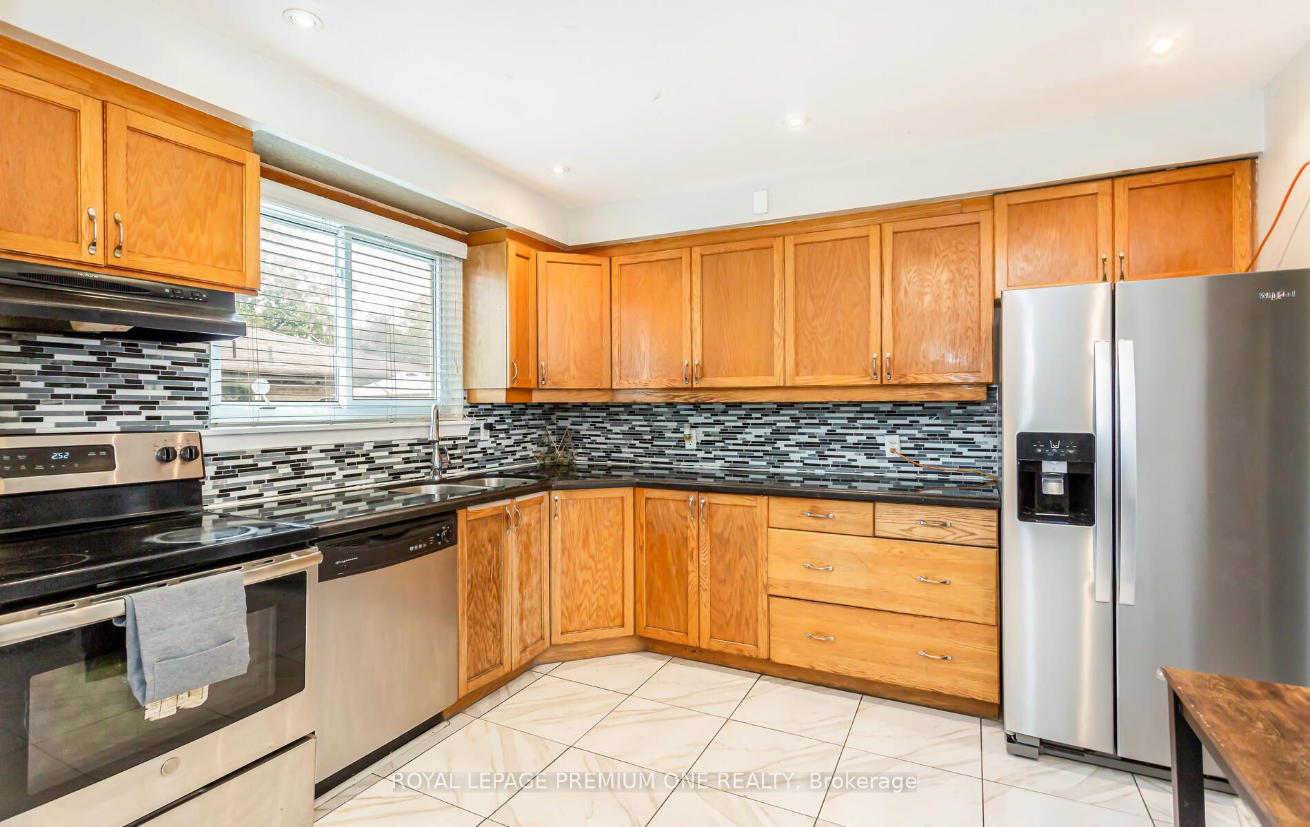 35 Brentwood Dr