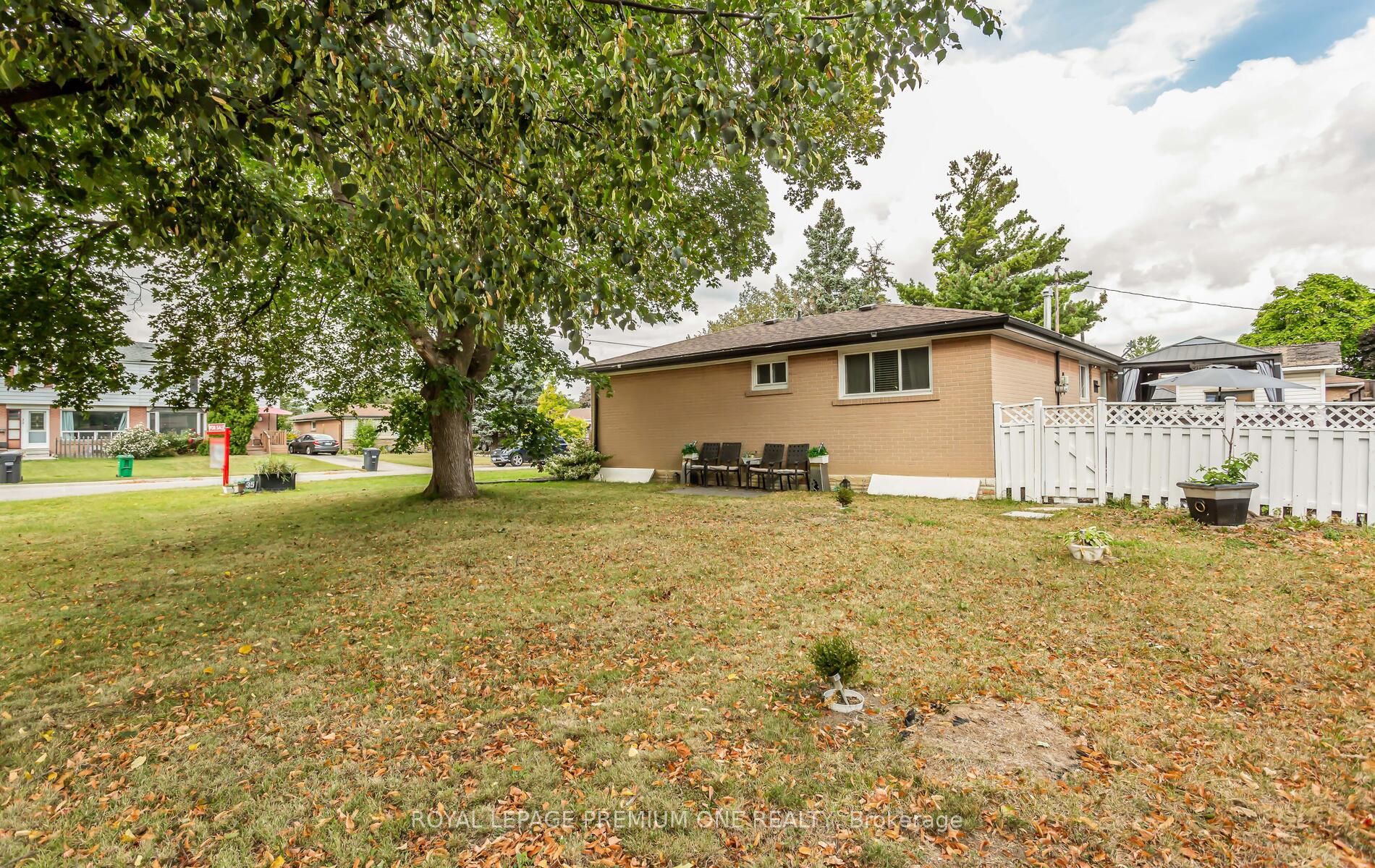 35 Brentwood Dr