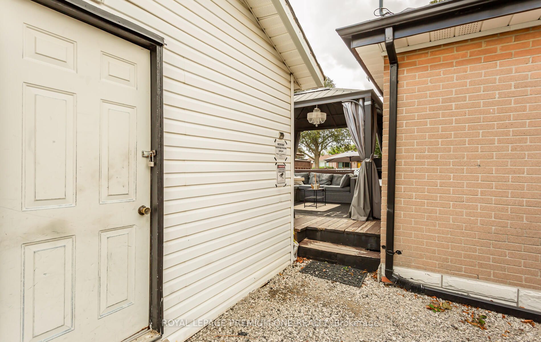 35 Brentwood Dr
