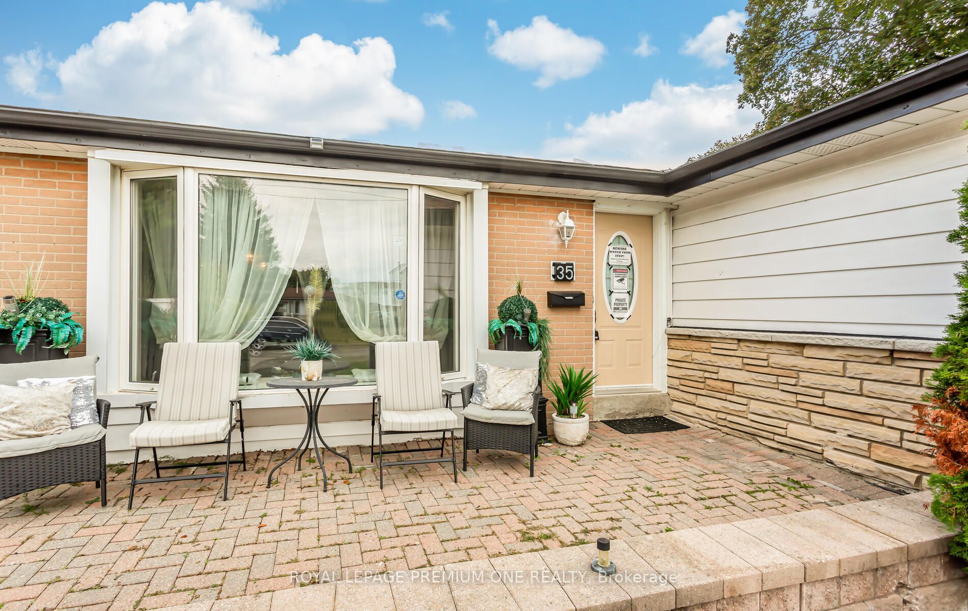 35 Brentwood Dr