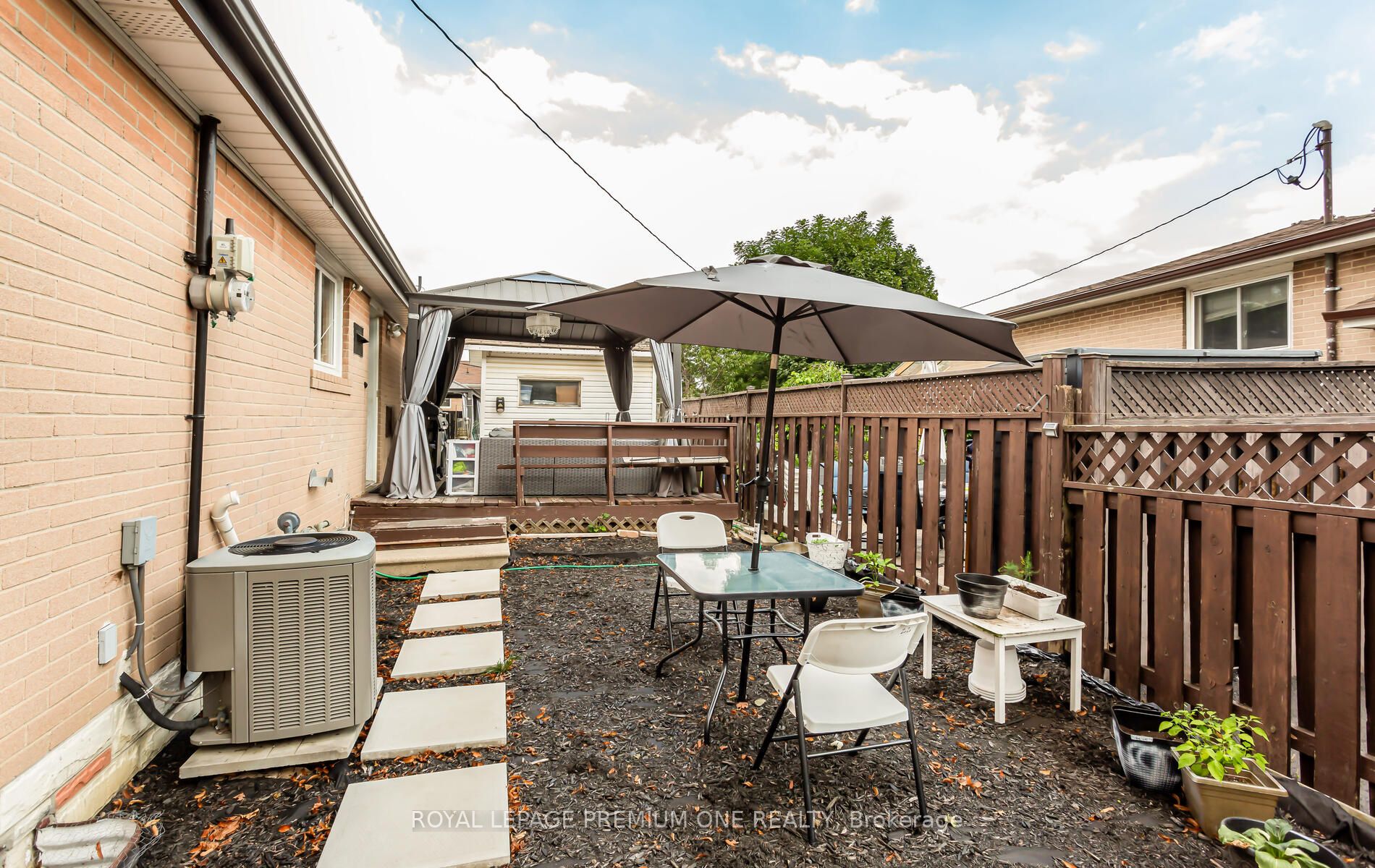 35 Brentwood Dr