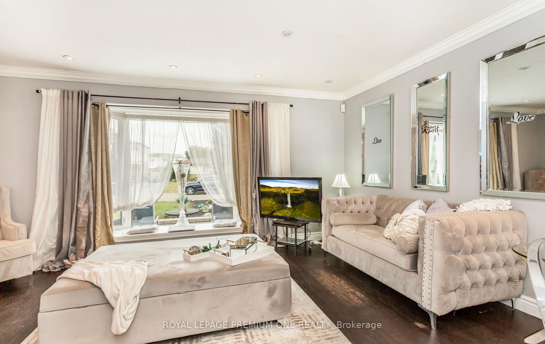 35 Brentwood Dr