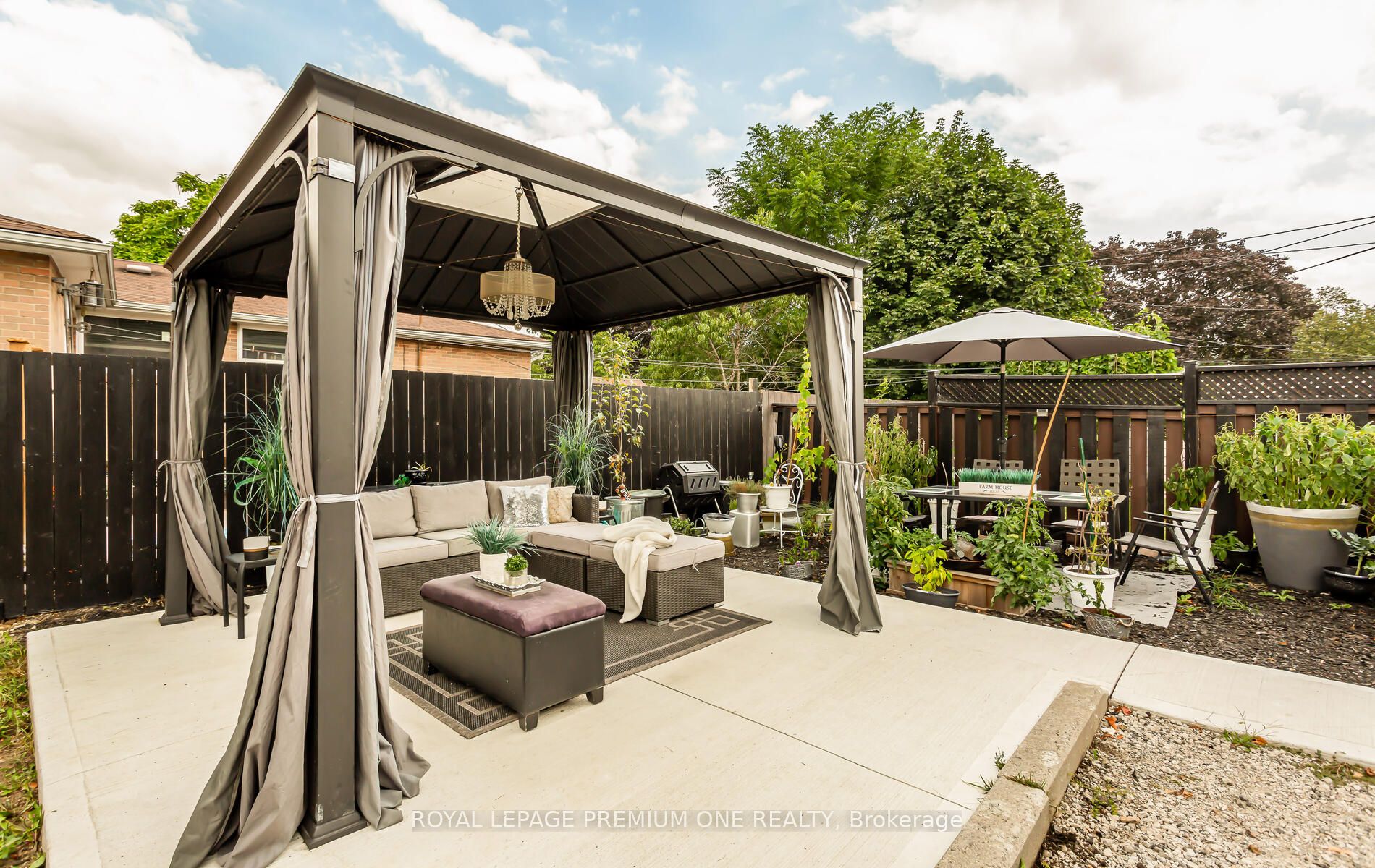 35 Brentwood Dr