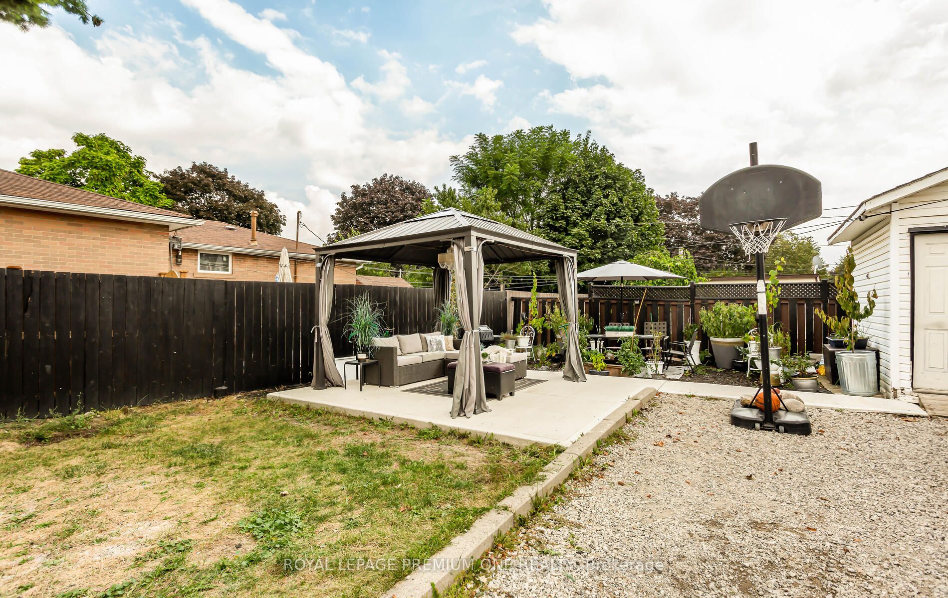 35 Brentwood Dr