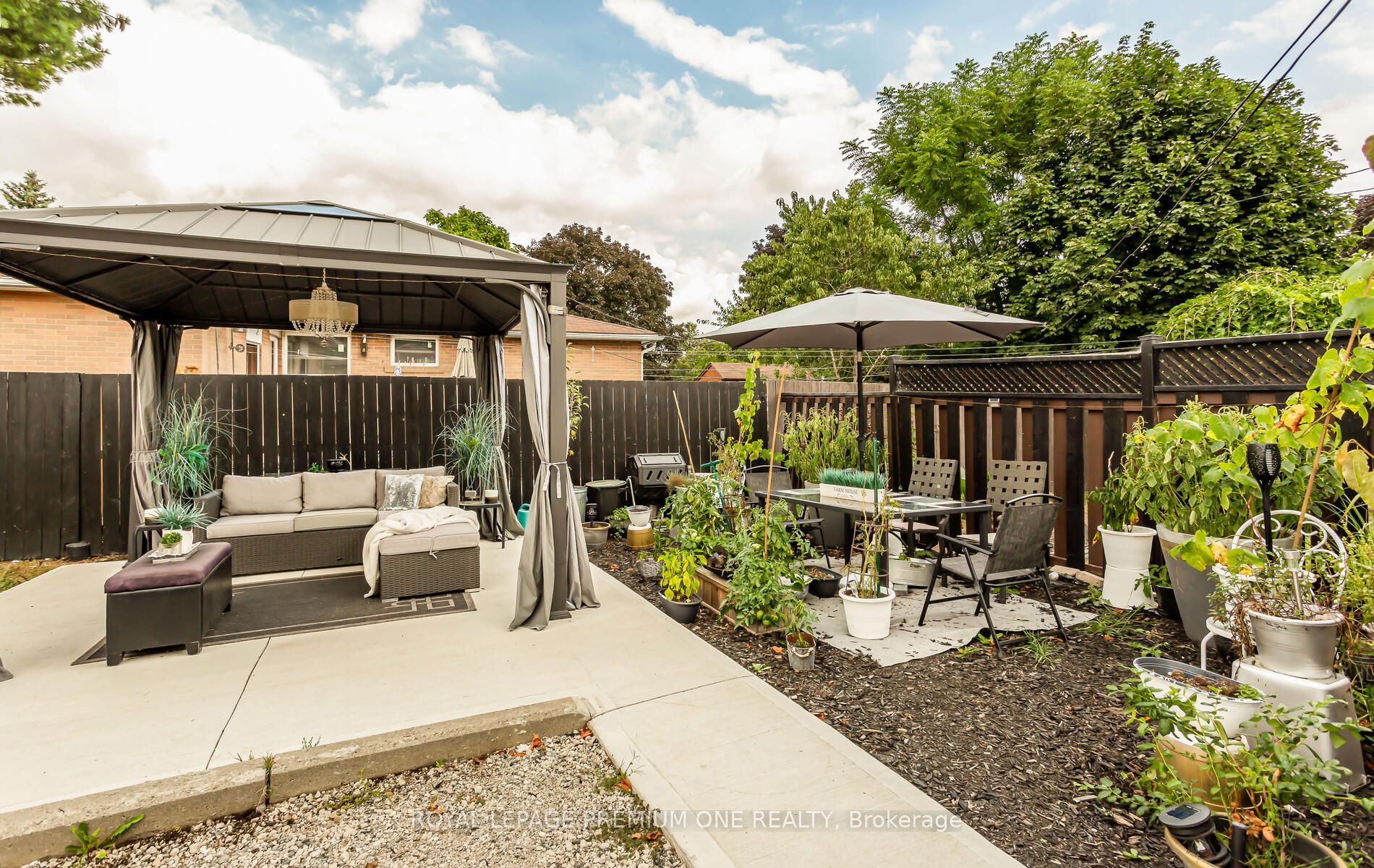 35 Brentwood Dr